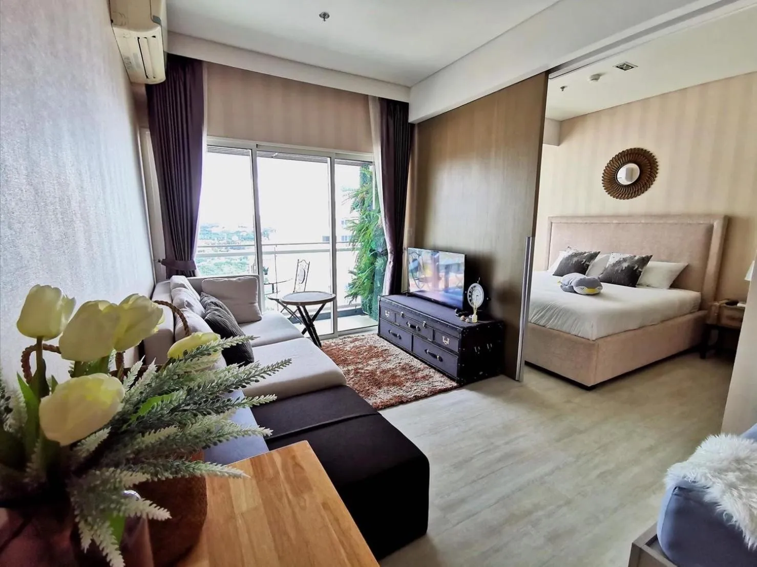 Living room, Bed in Veranda Residence Pattaya Nice Monthly rate available now