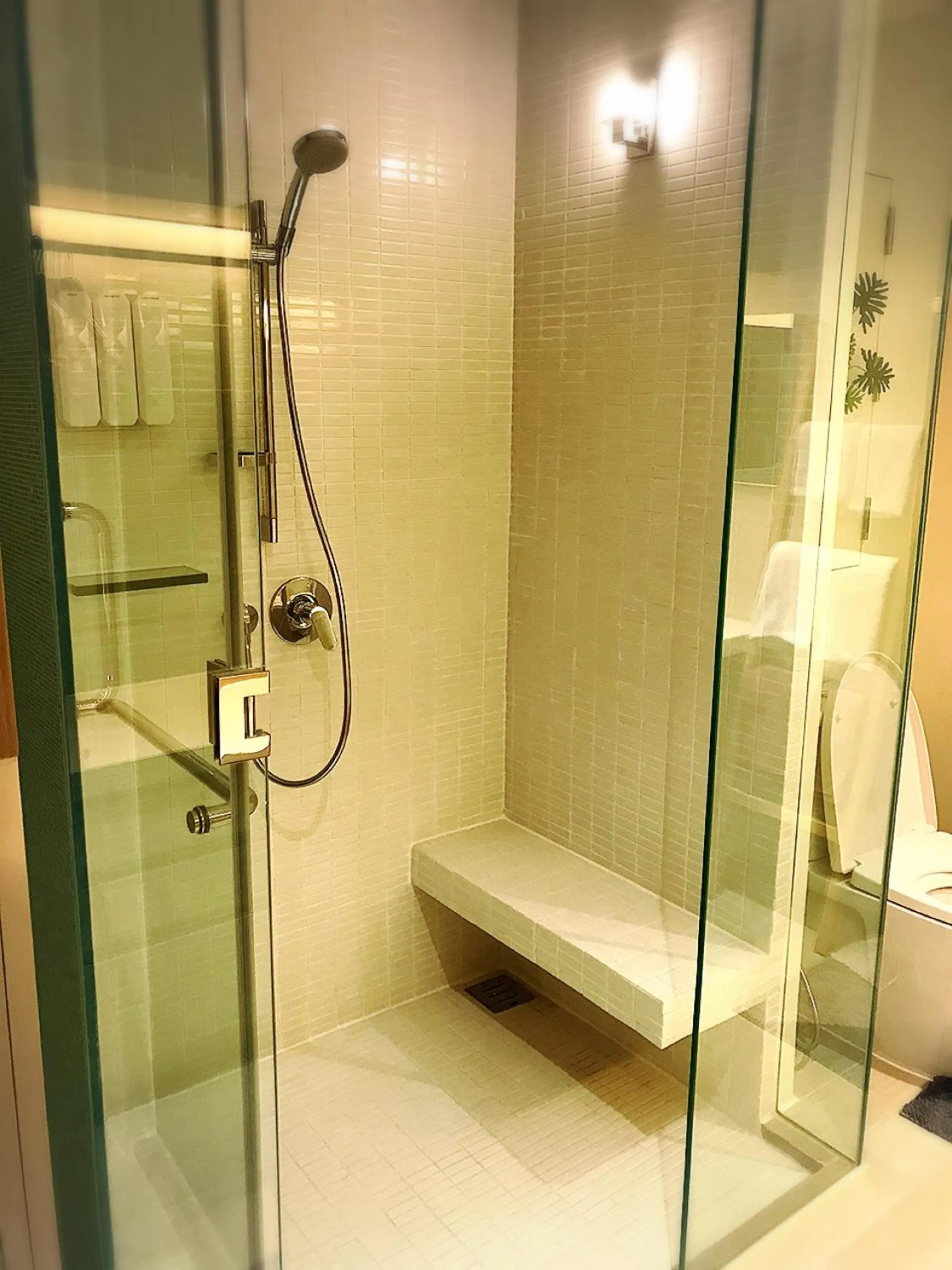 Bathroom in Veranda Residence Pattaya Nice Monthly rate available now