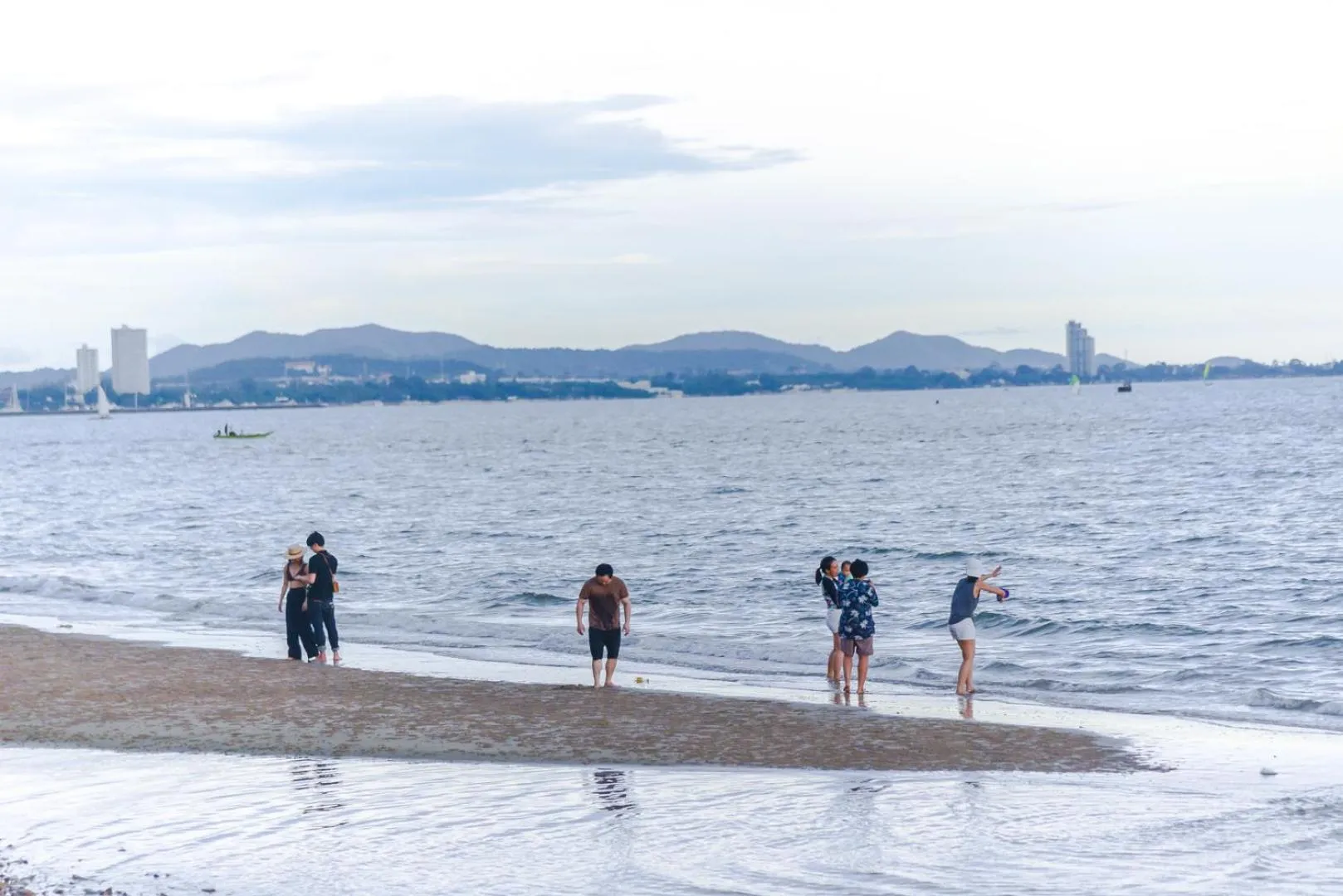 People in Veranda Residence Pattaya Nice Monthly rate available now