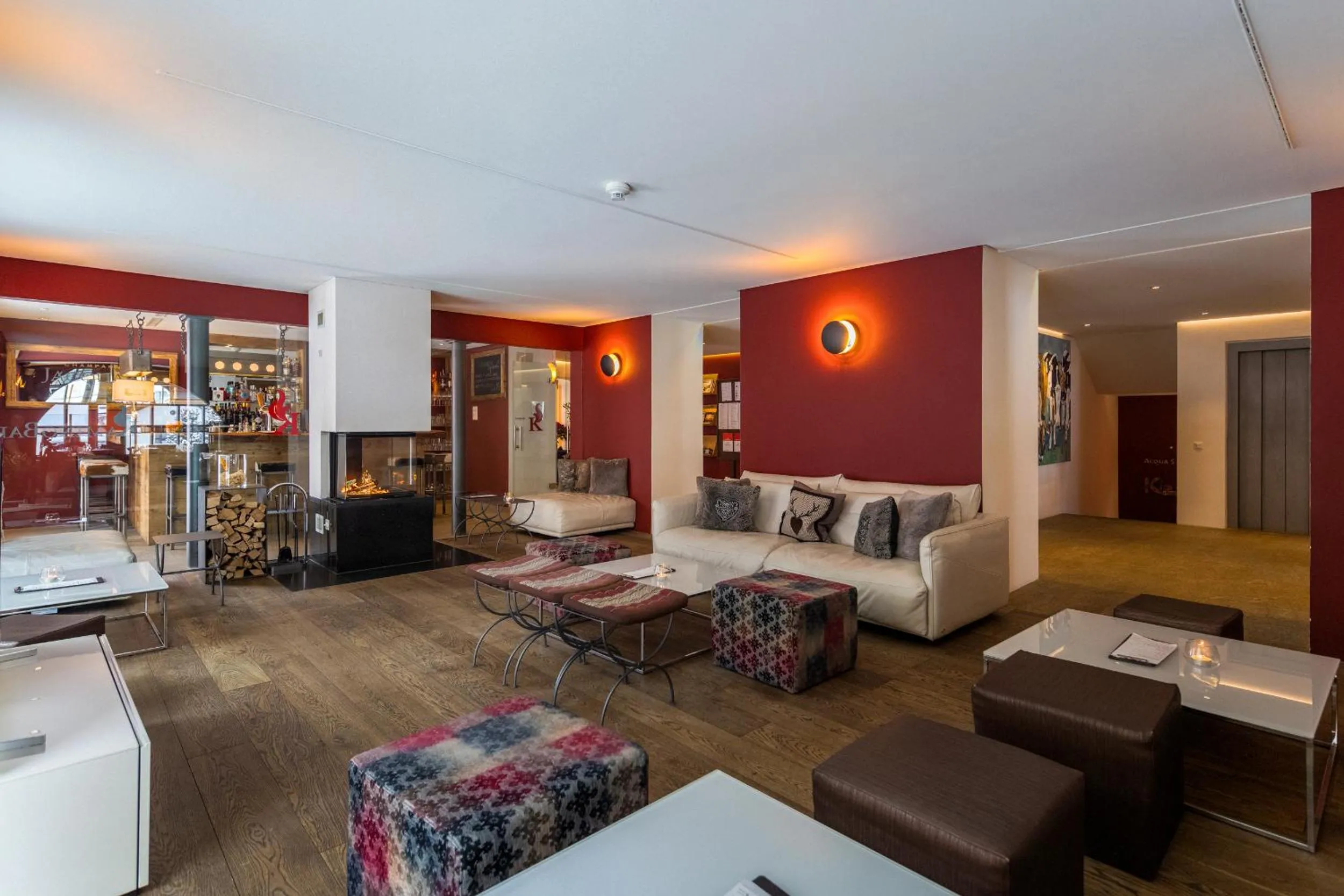 Lounge or bar in Albana Hotel Silvaplana