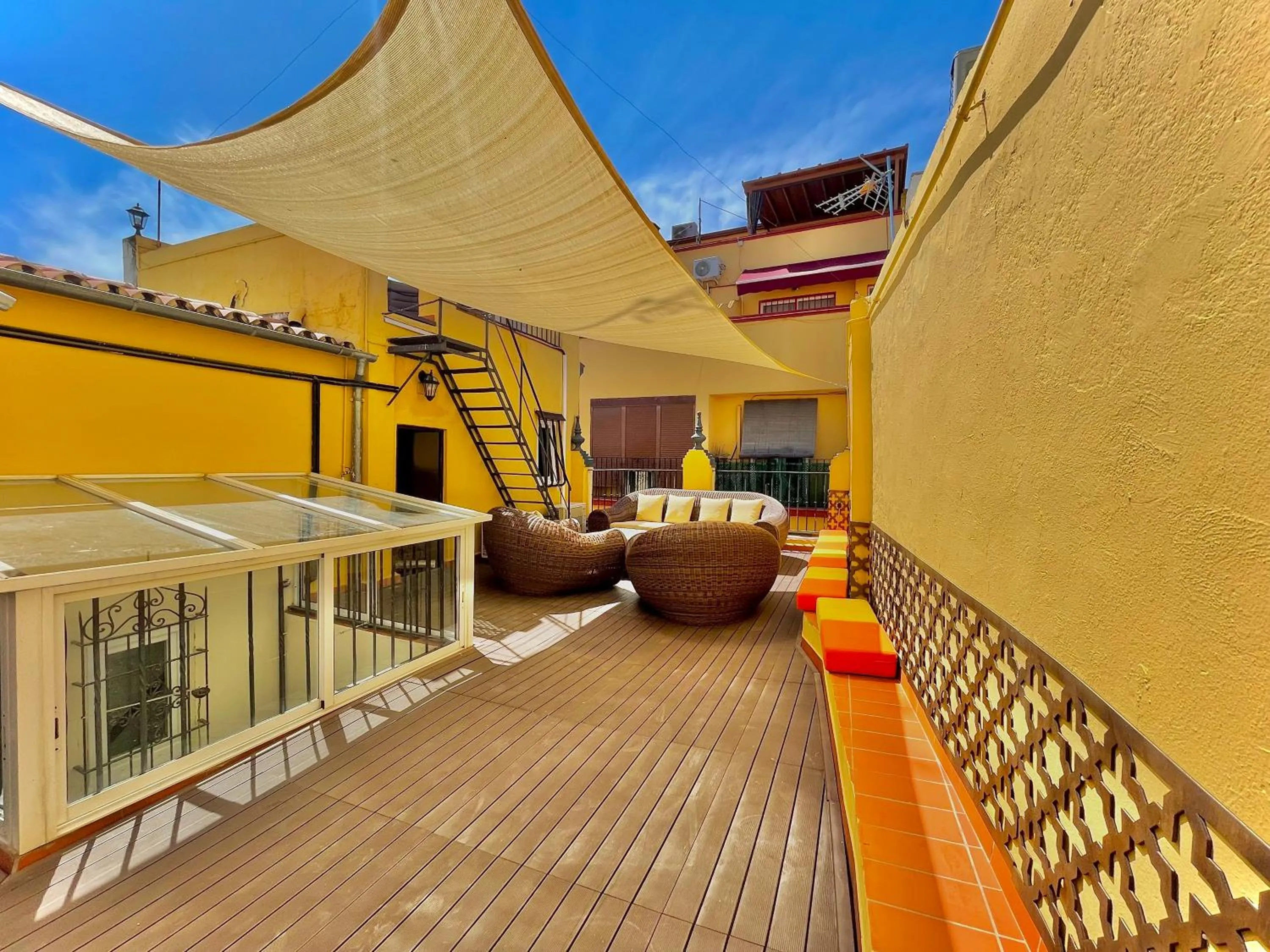 House -Rooftop&Jacuzzi -StayInSeville