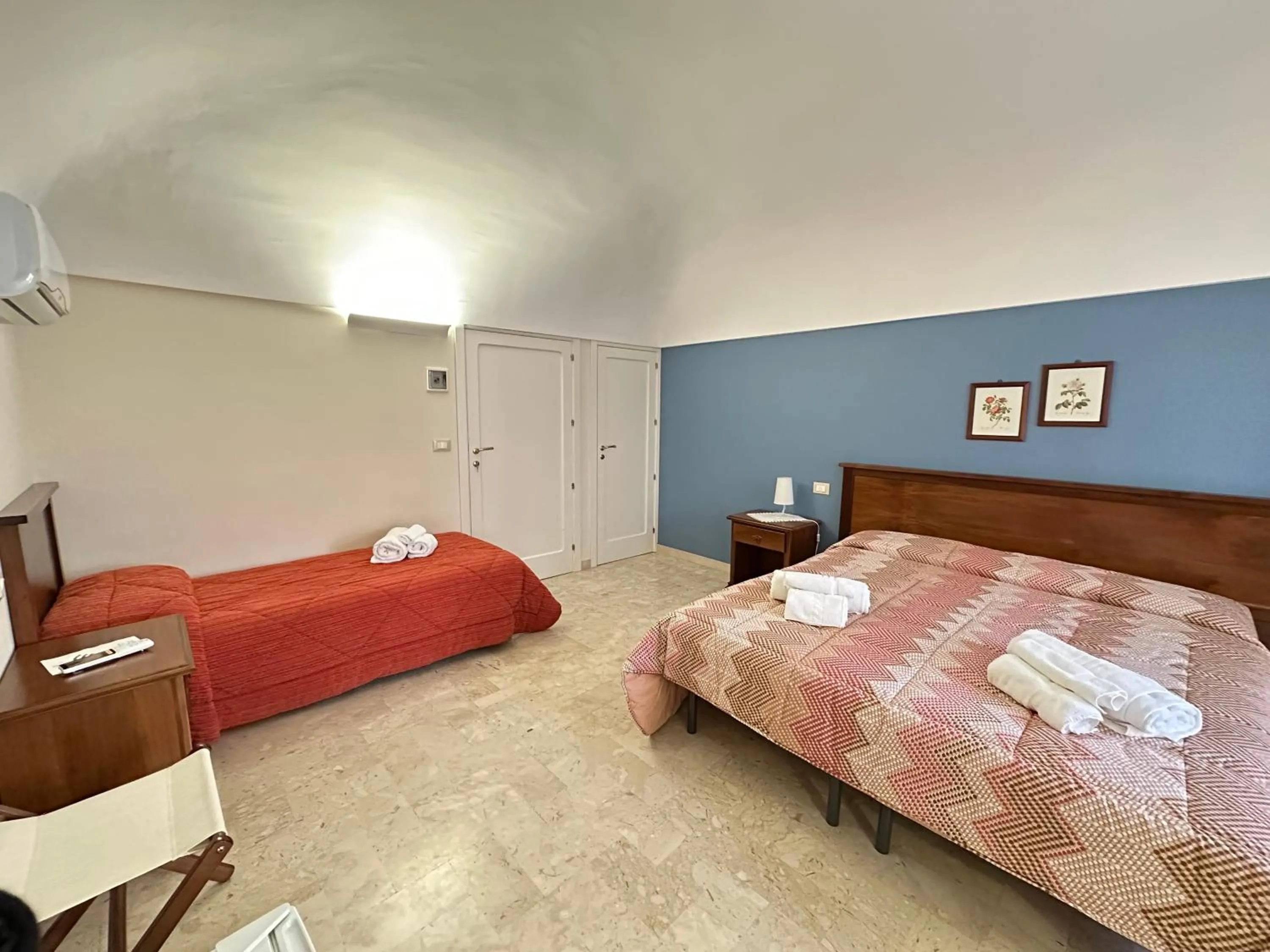 Bedroom, Bed in Historic B&B Apartments Home