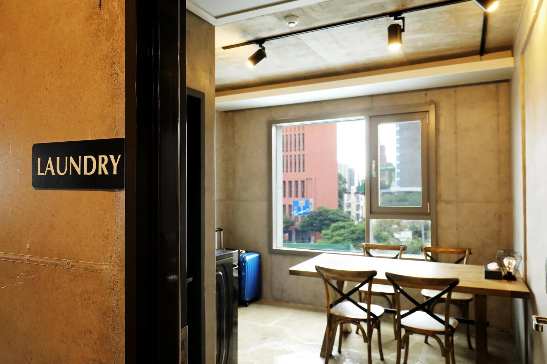 washing machine in Cornerstone Hotel