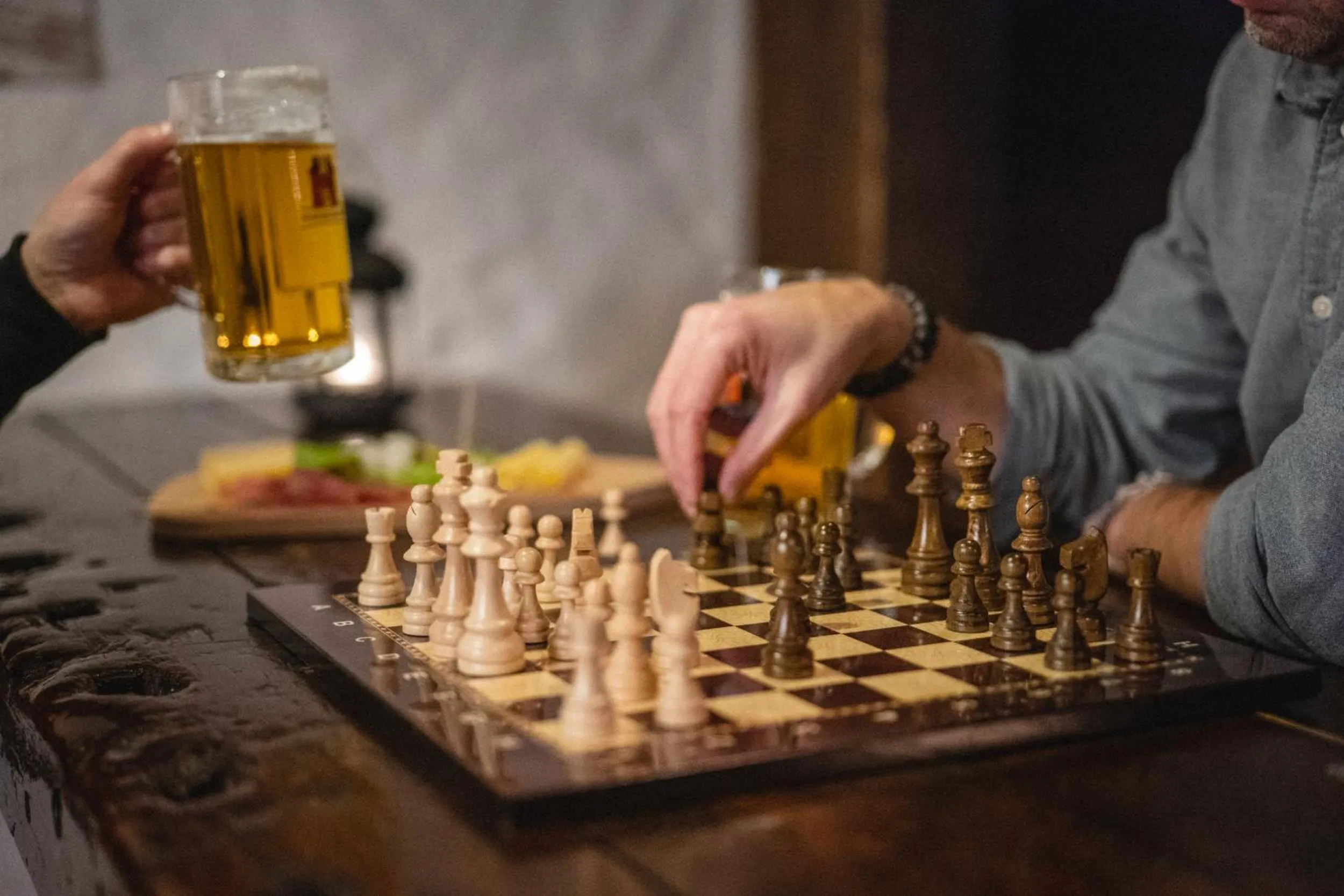 Lounge or bar in Hotel Silberhorn - Residences & Spa Wengen