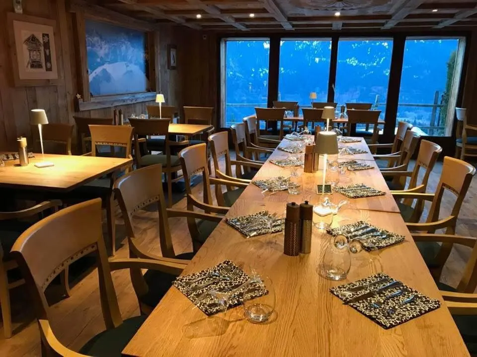 Restaurant/places to eat in Hôtel Le Grand Chalet