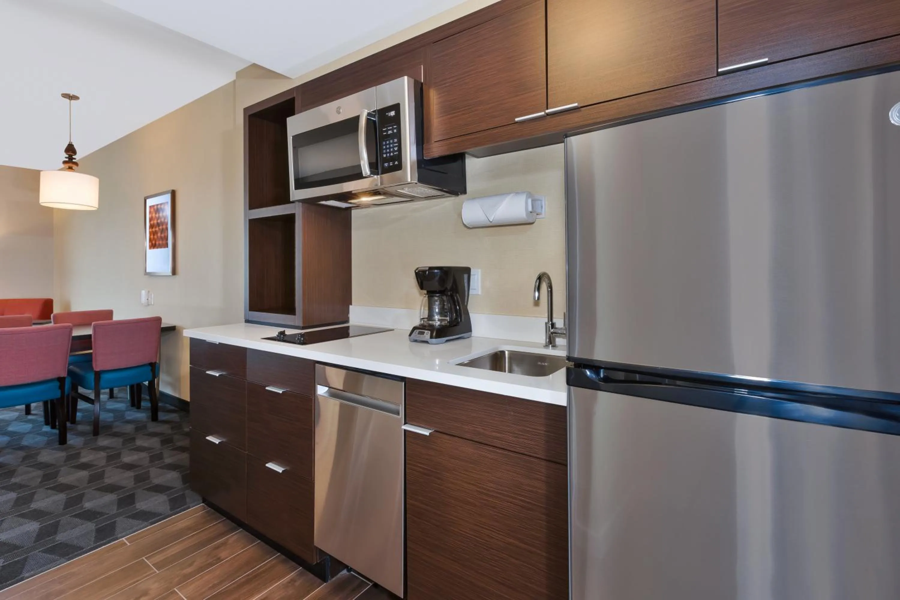 Kitchen or kitchenette in TownePlace Suites by Marriott Grand Rapids Airport Southeast