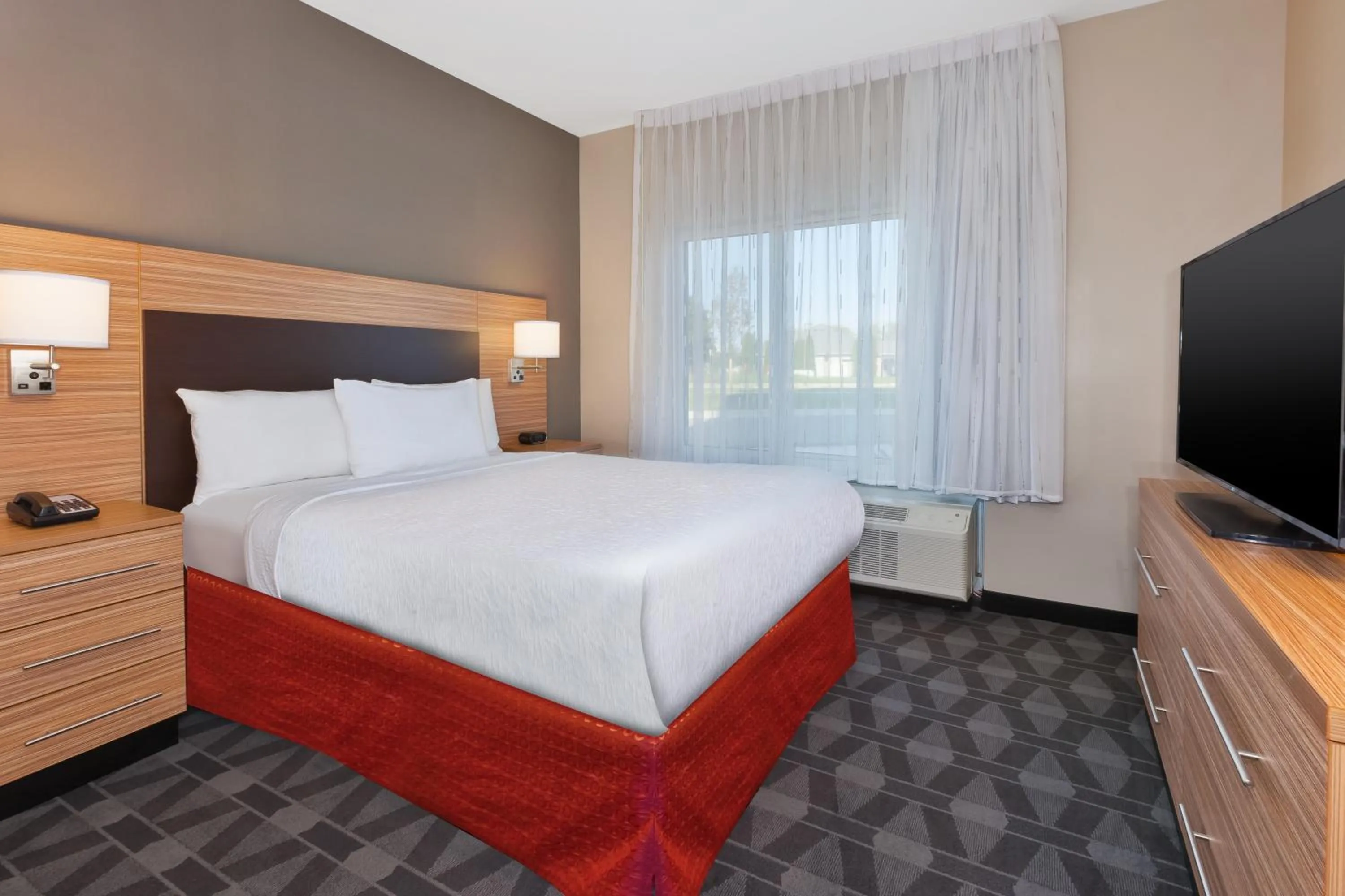Bedroom, Bed in TownePlace Suites by Marriott Grand Rapids Airport Southeast