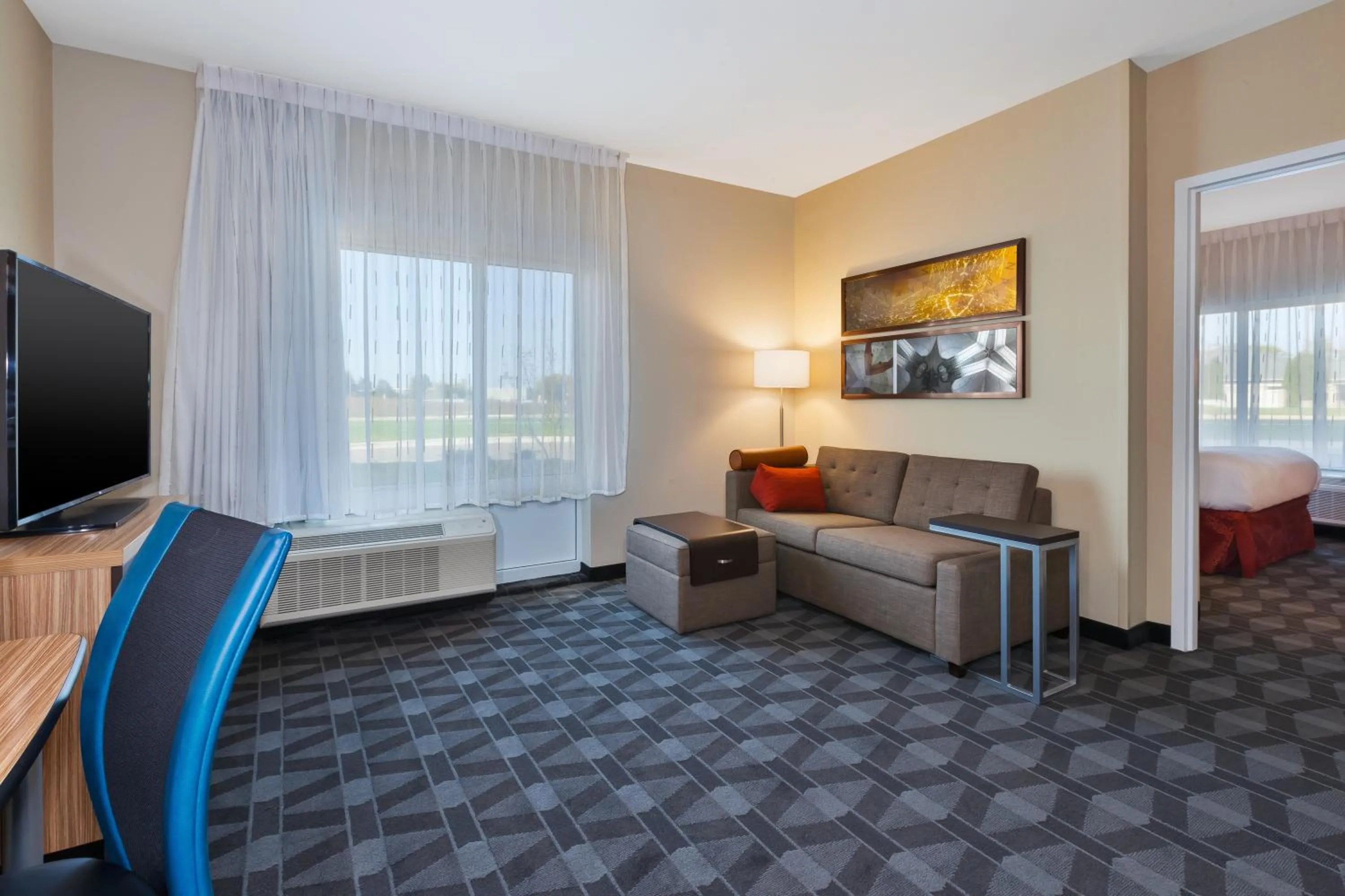 Bedroom, Bed in TownePlace Suites by Marriott Grand Rapids Airport Southeast