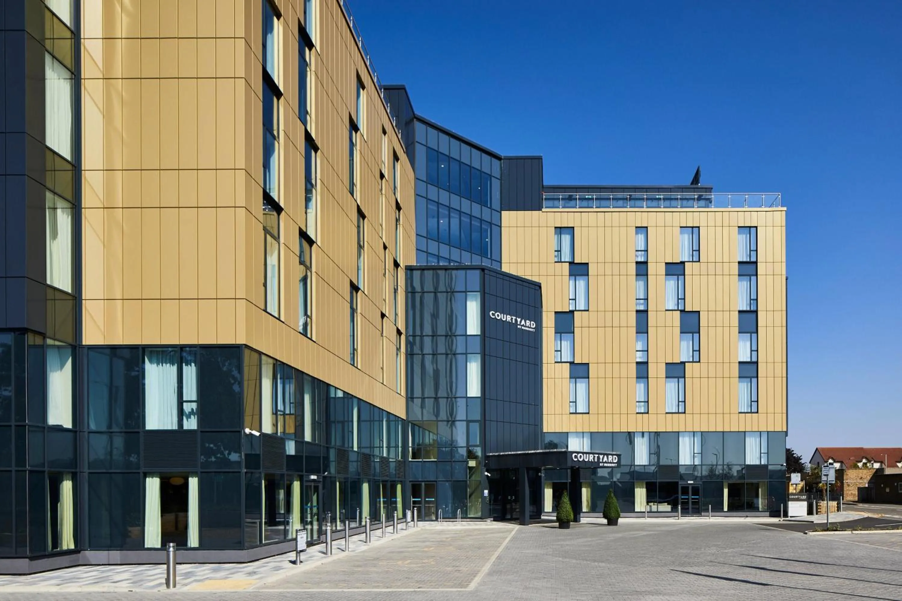 Property building in Courtyard by Marriott London Heathrow Airport