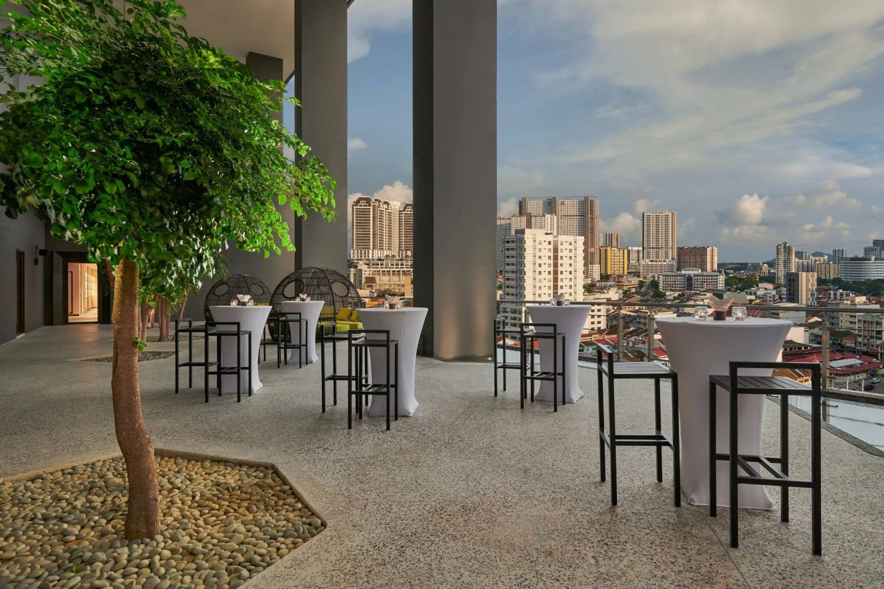 Swimming pool in Courtyard by Marriott Penang