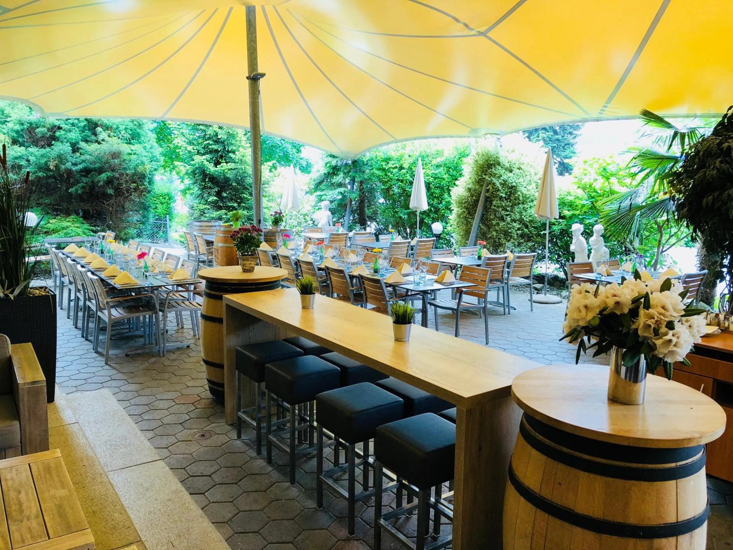 Restaurant/places to eat in Hotel Felmis