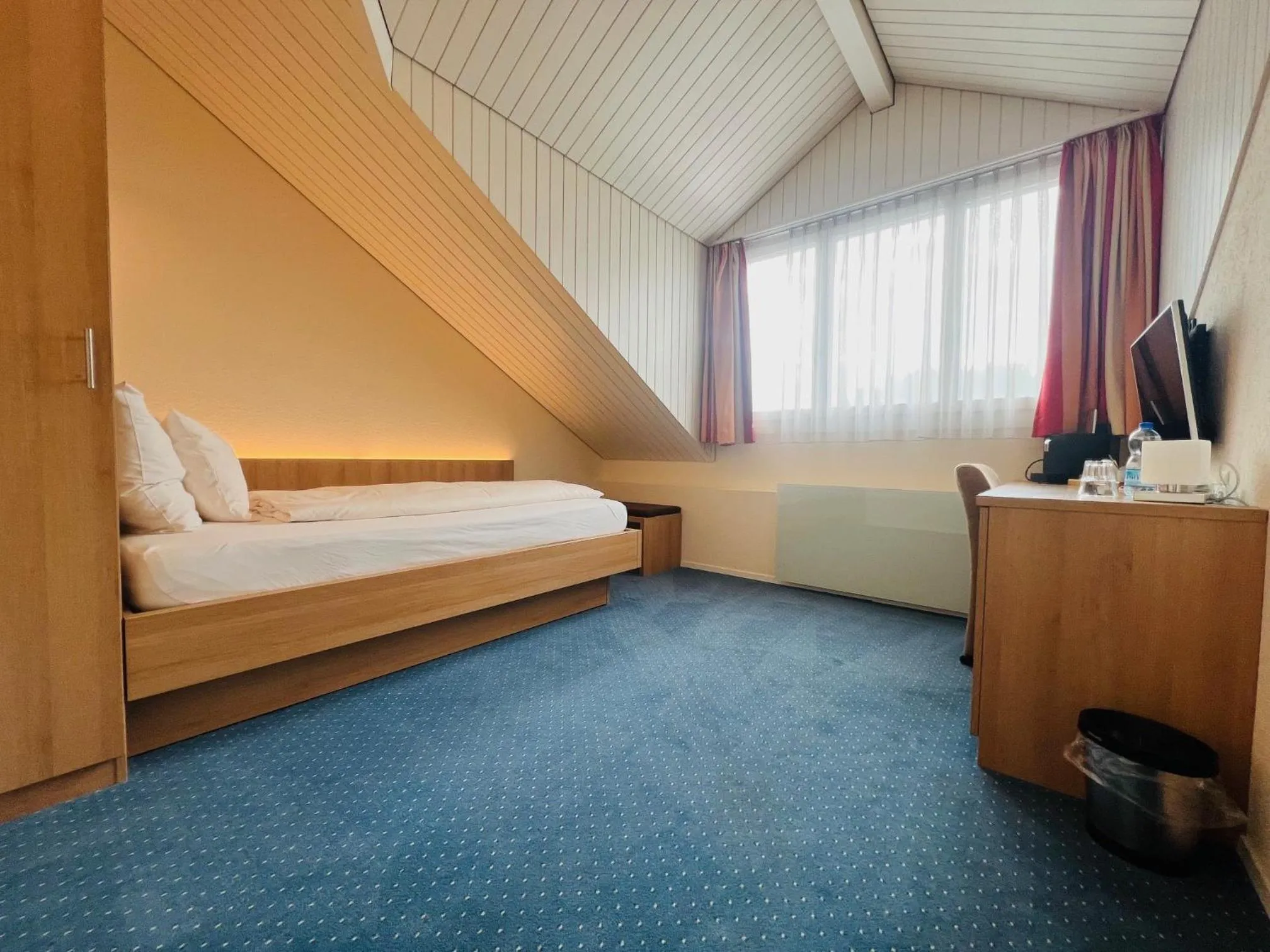 Photo of the whole room, Bed in Hotel Felmis