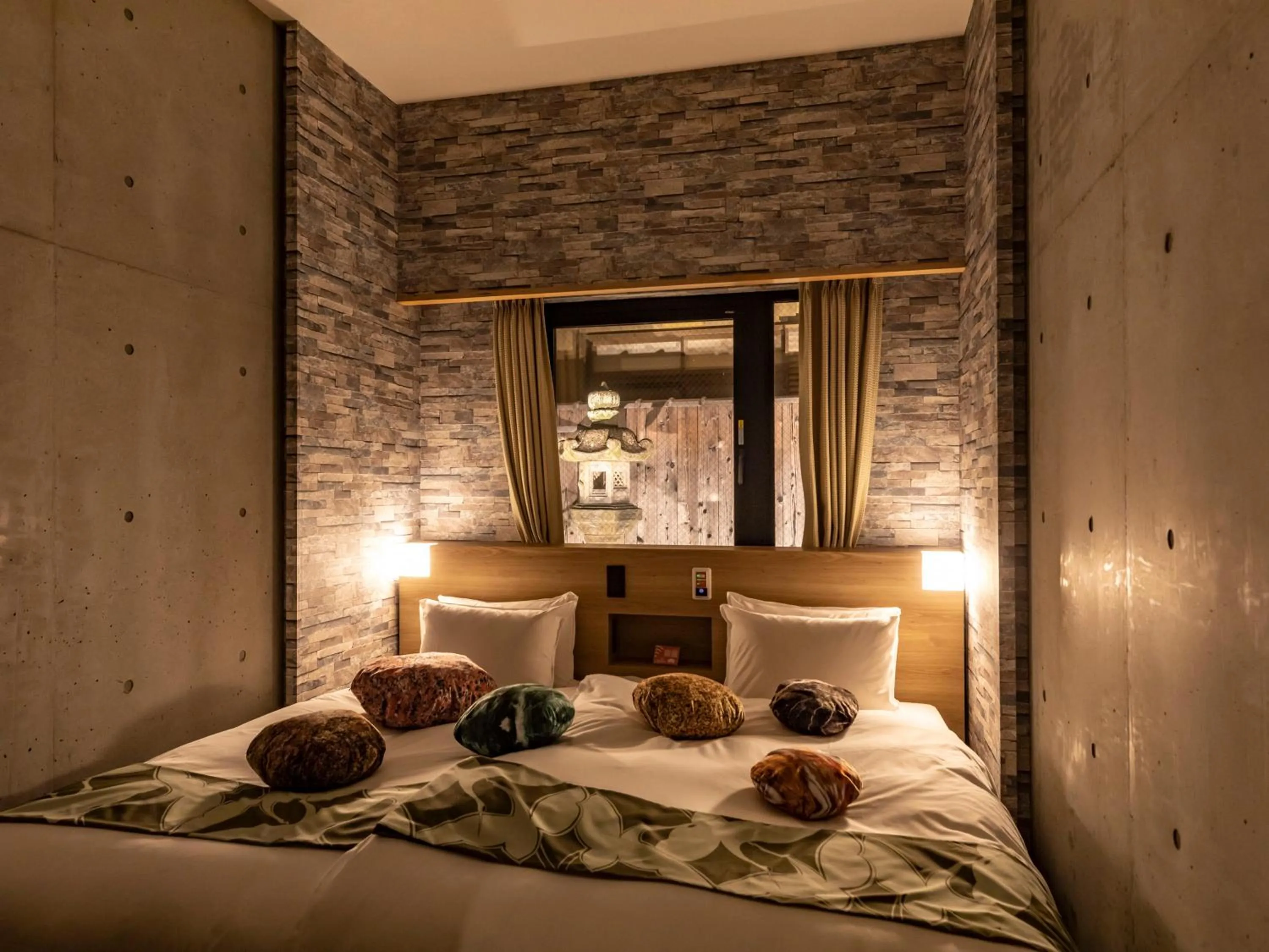 Bed in Hale Kyoto Tambaguchi Umekoji Park North