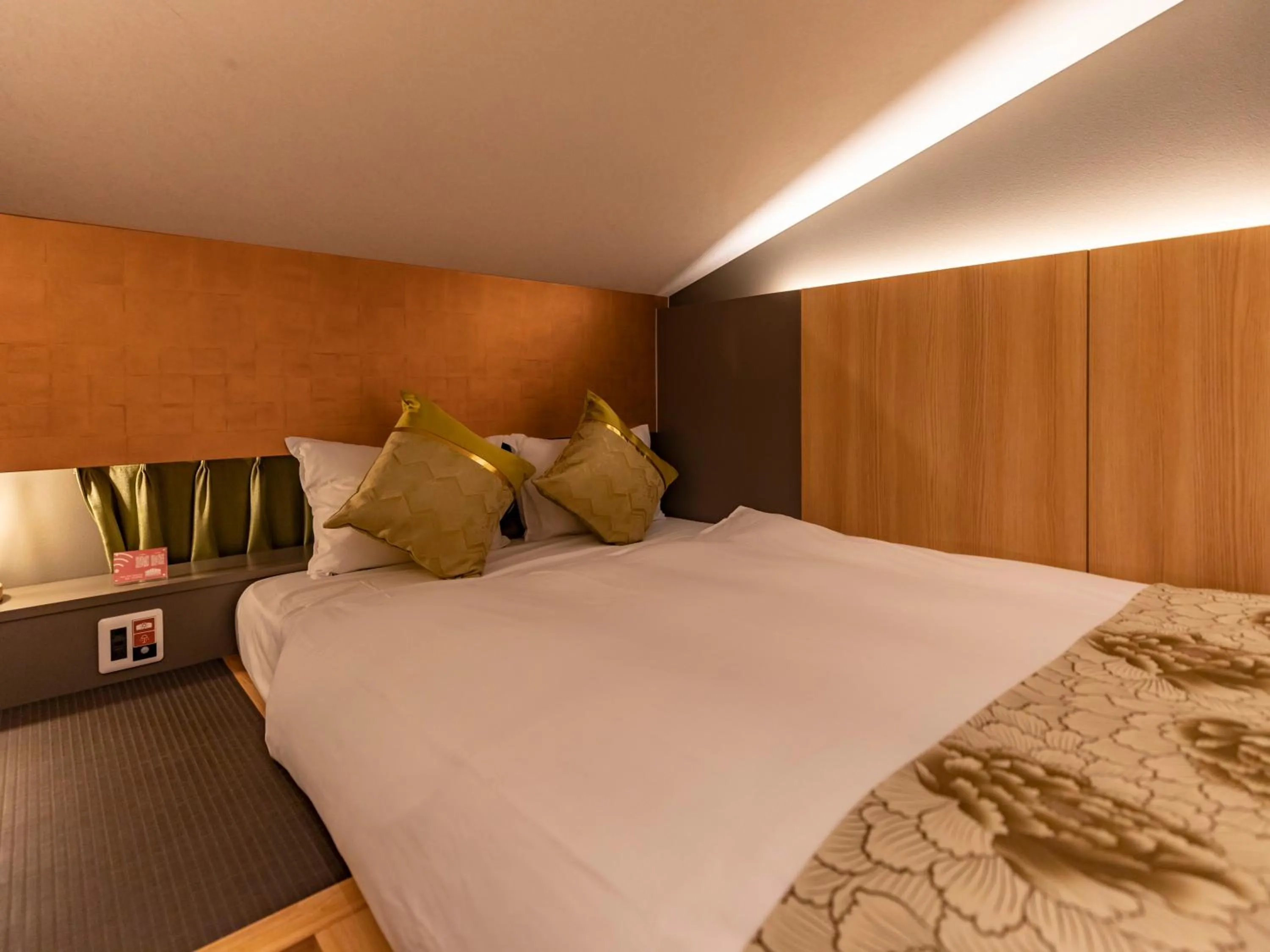 Bed in Hale Kyoto Tambaguchi Umekoji Park North