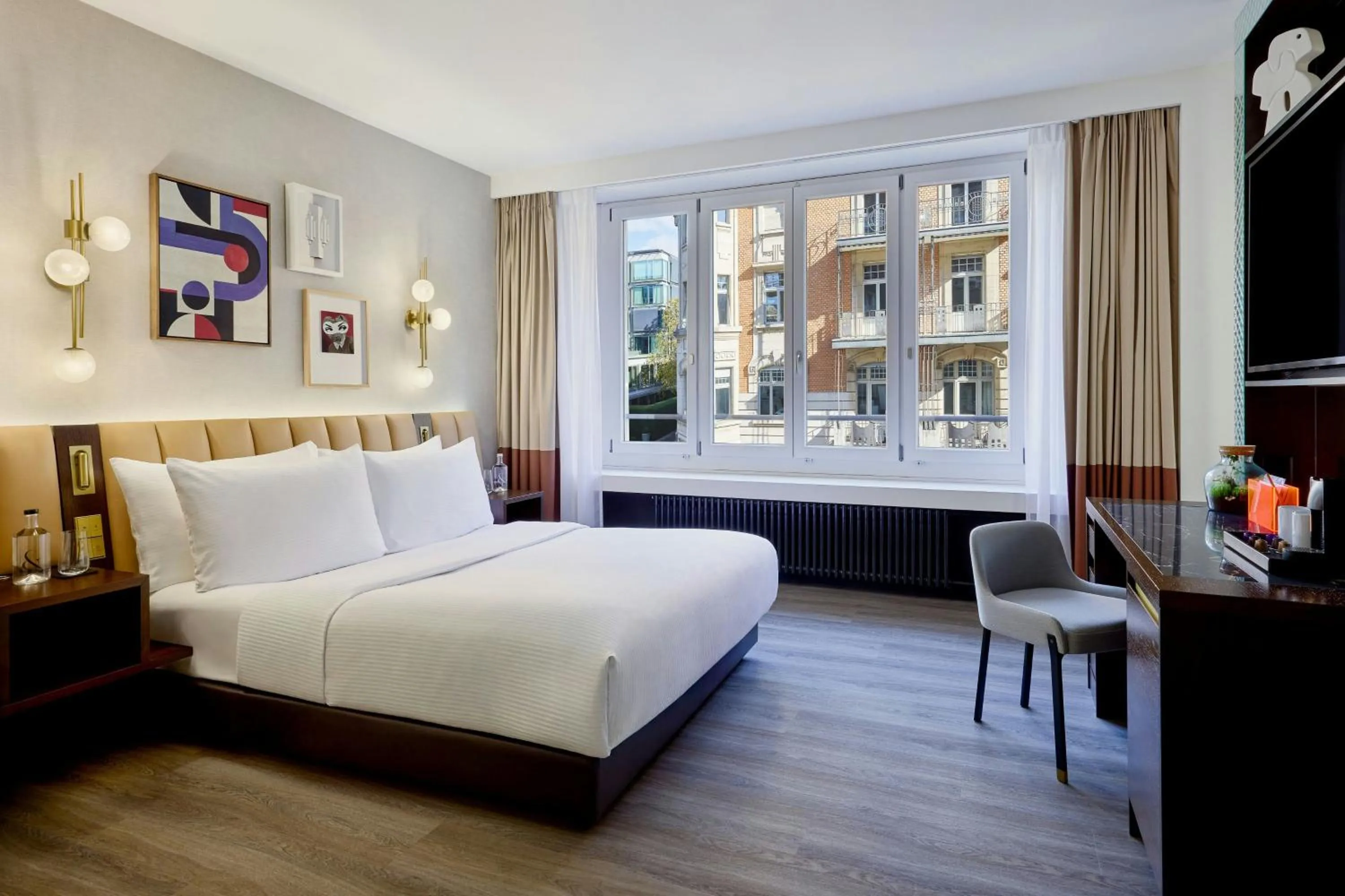 Photo of the whole room, Bed in Neues Schloss Privat Hotel Zurich, Autograph Collection