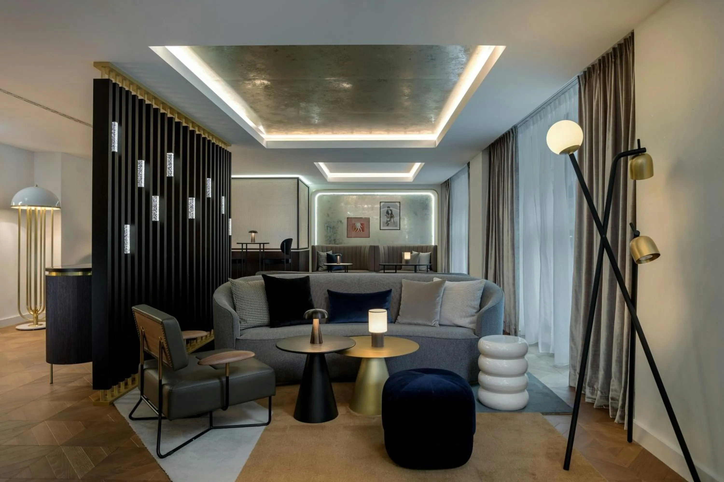 Lounge or bar in Neues Schloss Privat Hotel Zurich, Autograph Collection