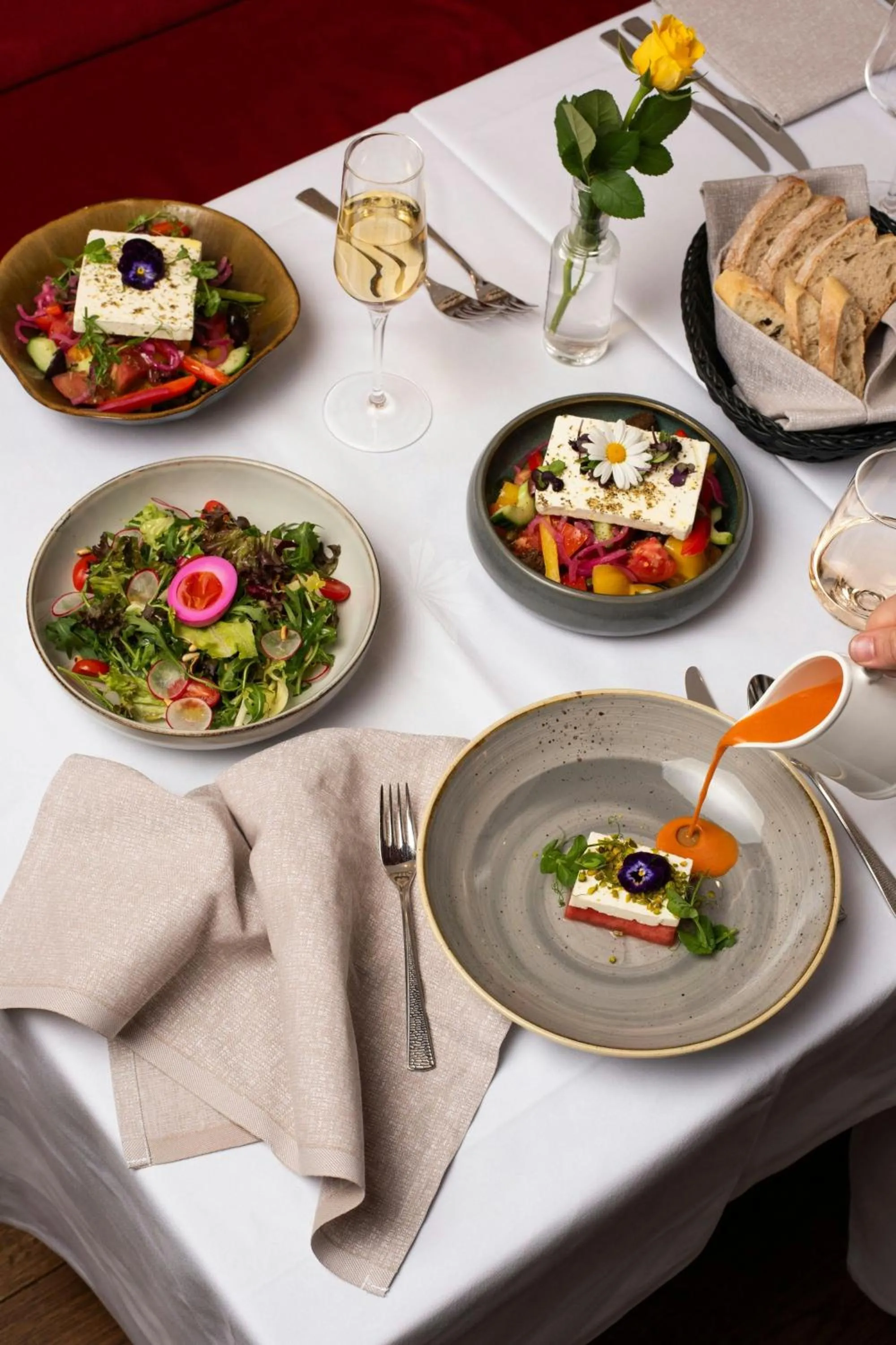 Restaurant/places to eat in Neues Schloss Privat Hotel Zurich, Autograph Collection