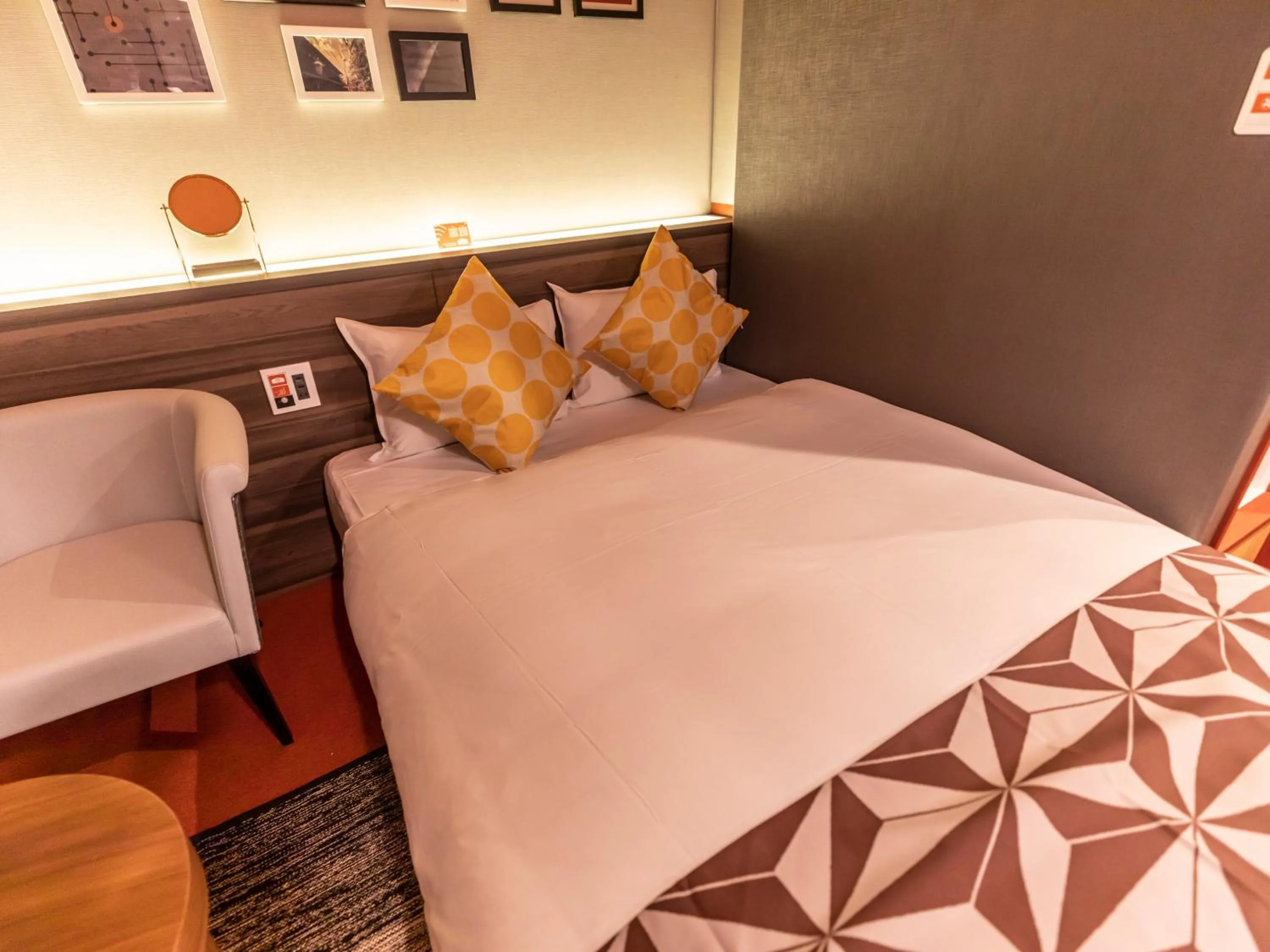 Bed in HALE Kyoto Toji