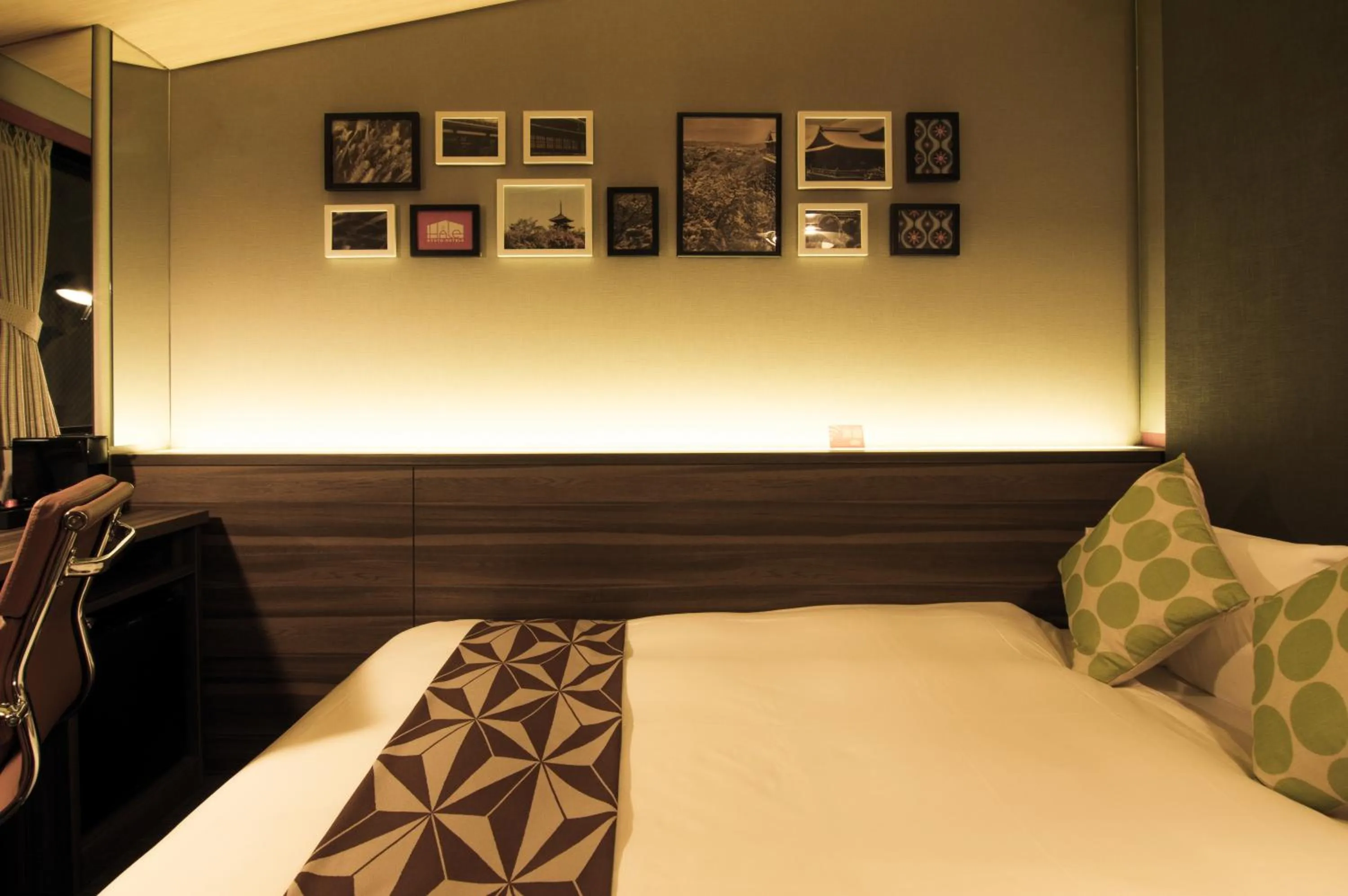 Bed in HALE Kyoto Toji