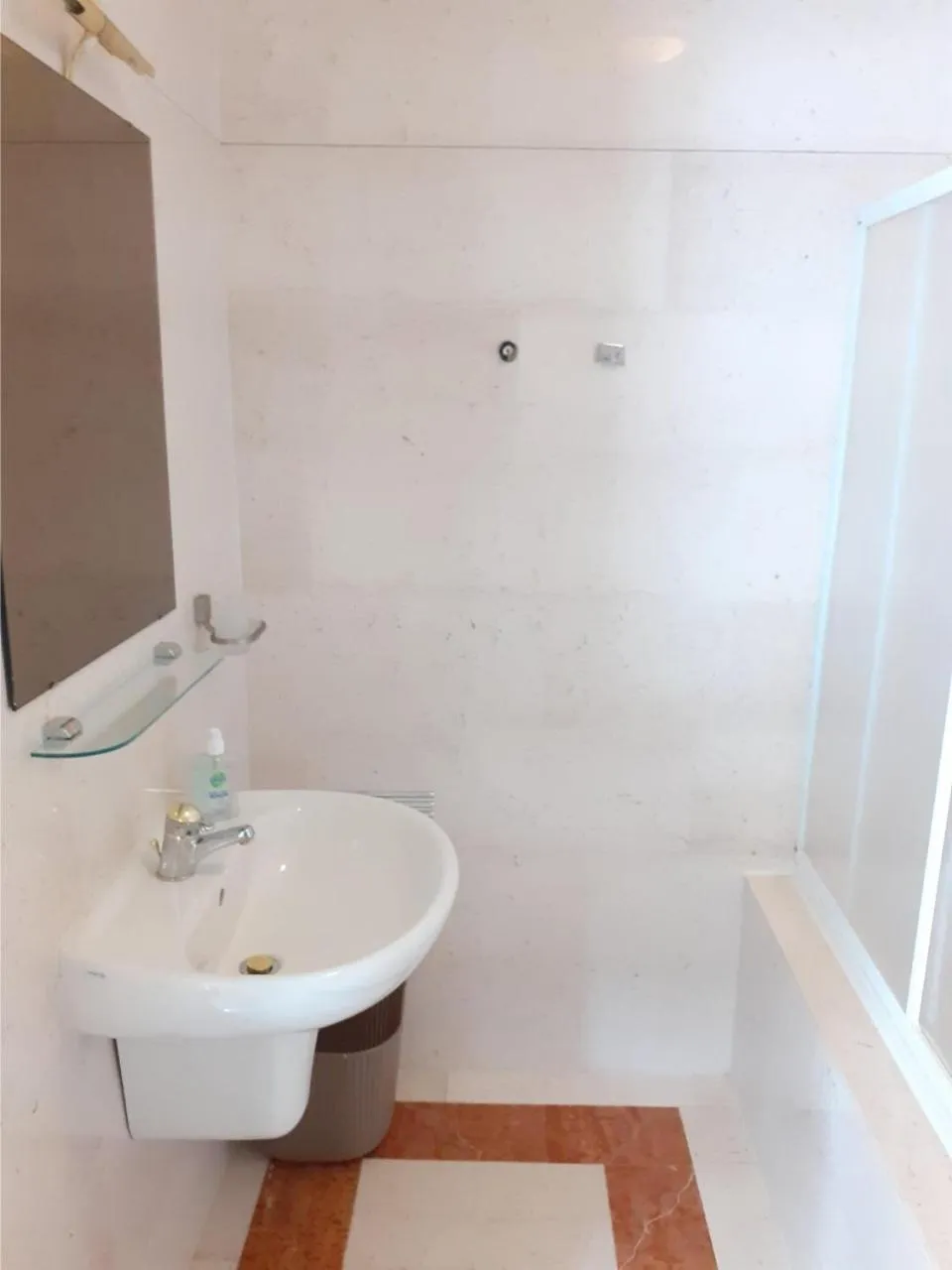 Shower in Bed & Breakfast Trouwborst