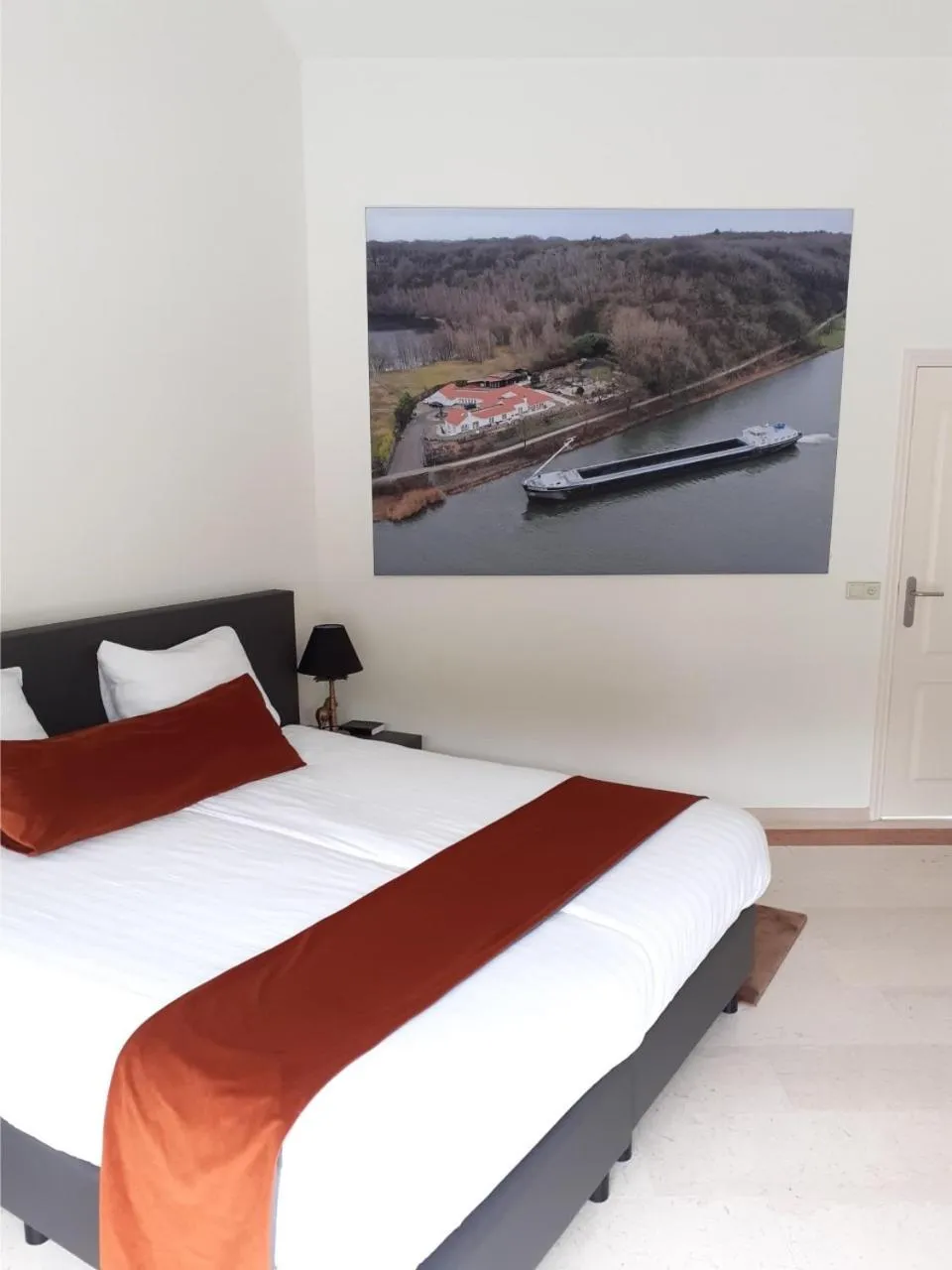 Communal lounge/ TV room, Bed in Bed & Breakfast Trouwborst