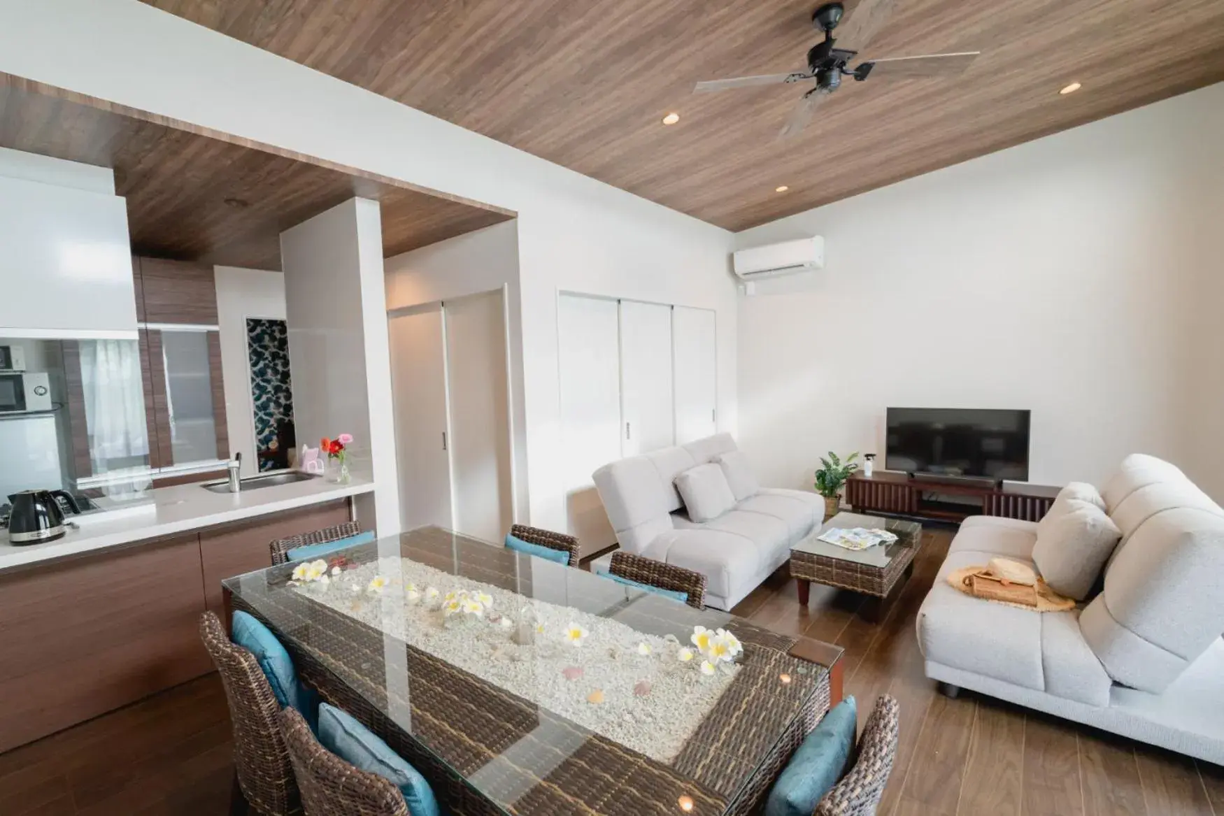 Three-Bedroom Villa in BEVERLY HILLS VILLA Miyakojima Resort Three-Bedroom Villa in BEVERLY HILLS VILLA Miyakojima Resort