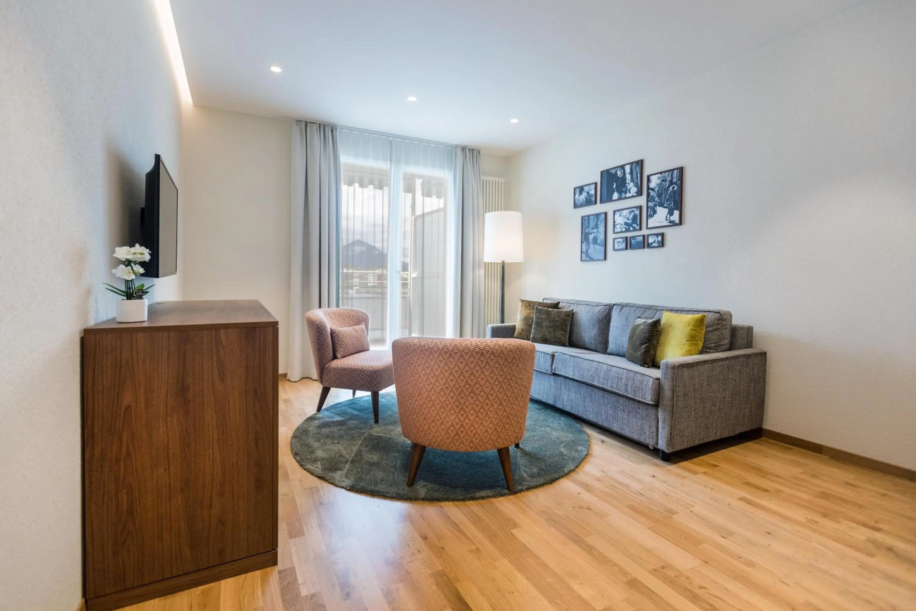 Photo of the whole room in Hotel la Palma au Lac