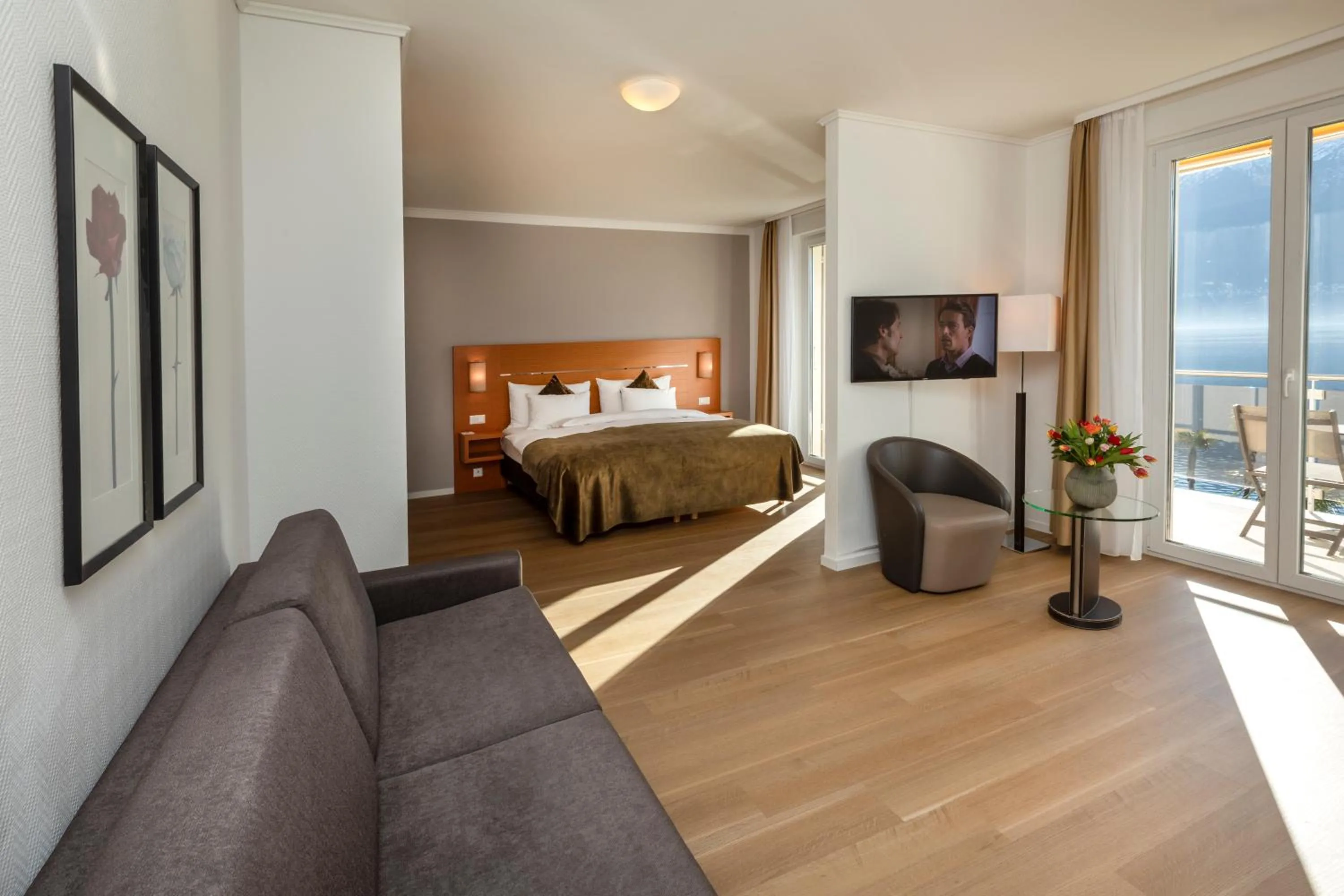 Bedroom, Bed in Hotel la Palma au Lac