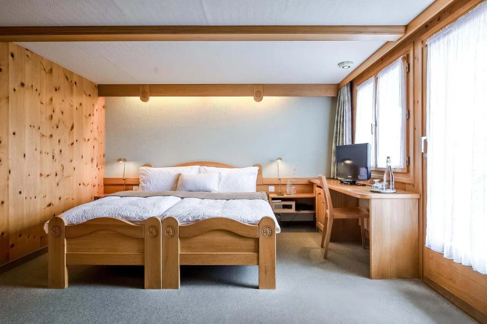 Bed in Hotel Alpfrieden