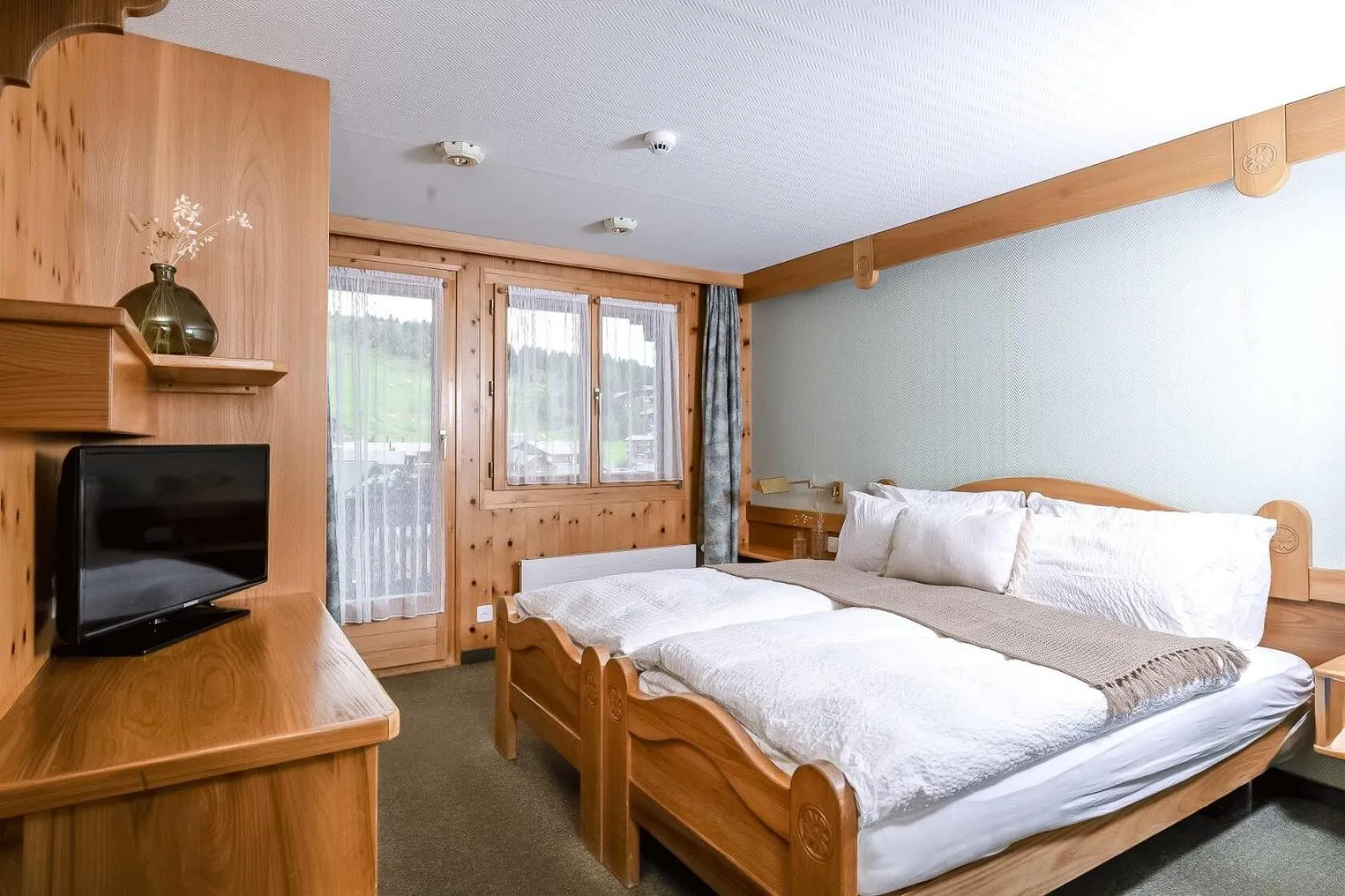 Bed in Hotel Alpfrieden