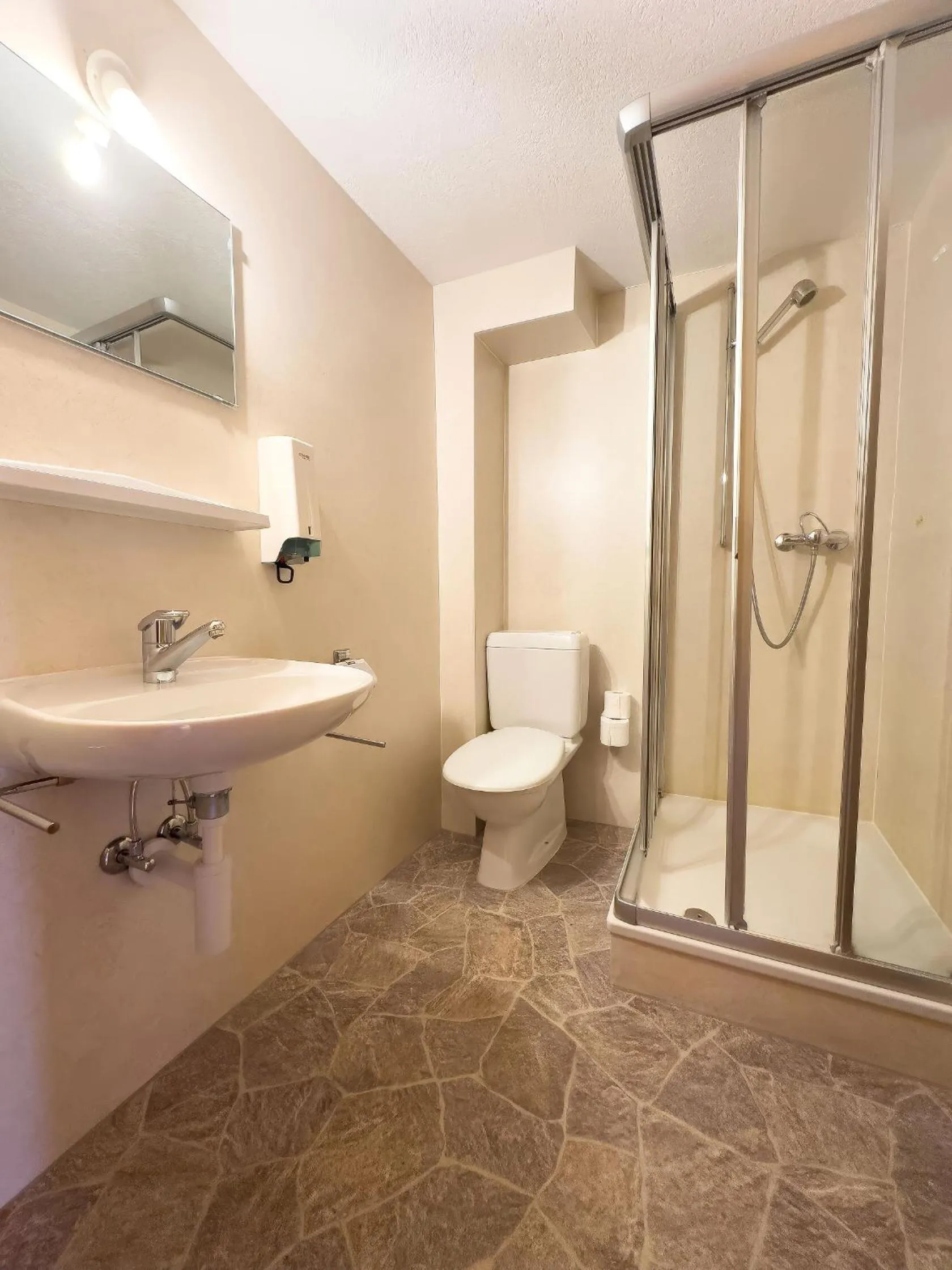 Shower in Hotel Alpfrieden