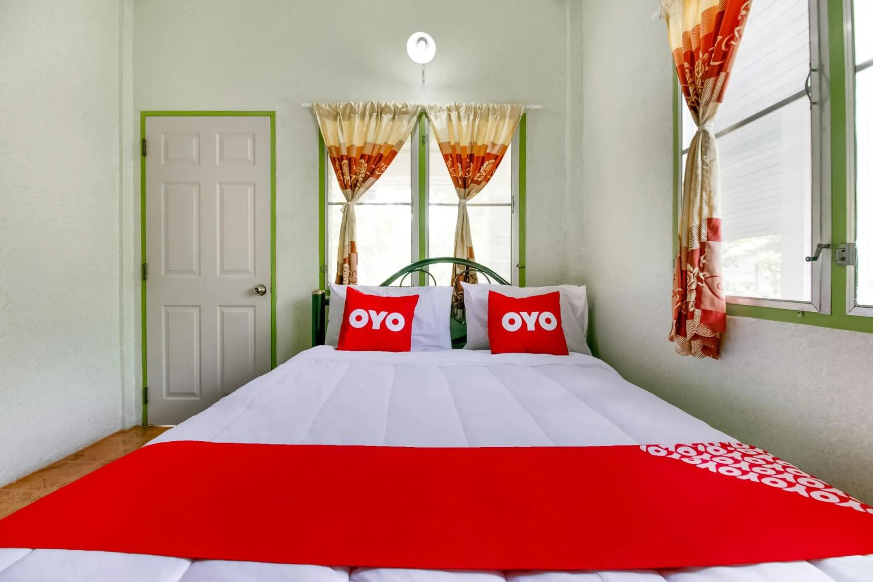 Bedroom in OYO 1080 Kanyapa Resort Kaeng Krachan