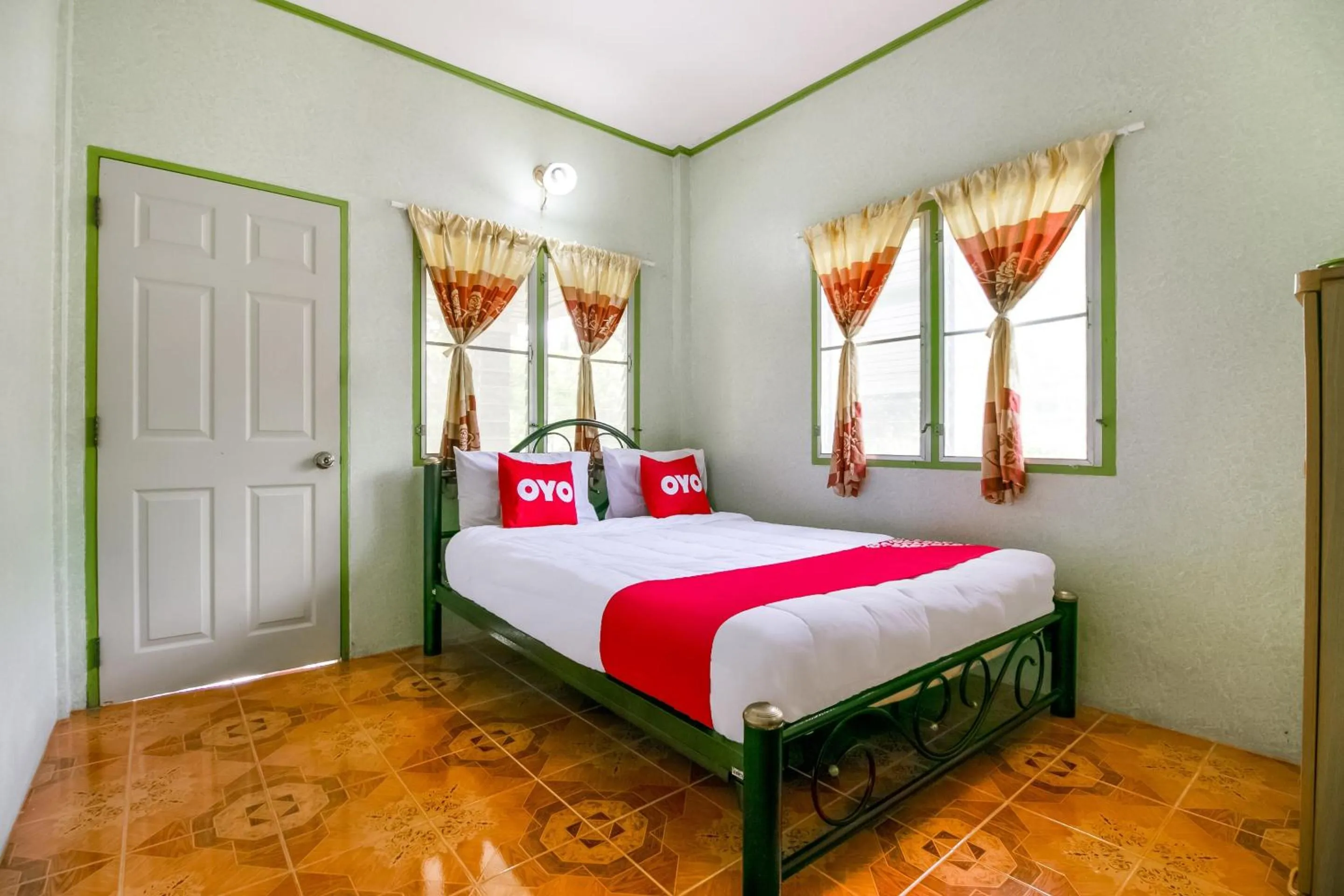 Bedroom in OYO 1080 Kanyapa Resort Kaeng Krachan