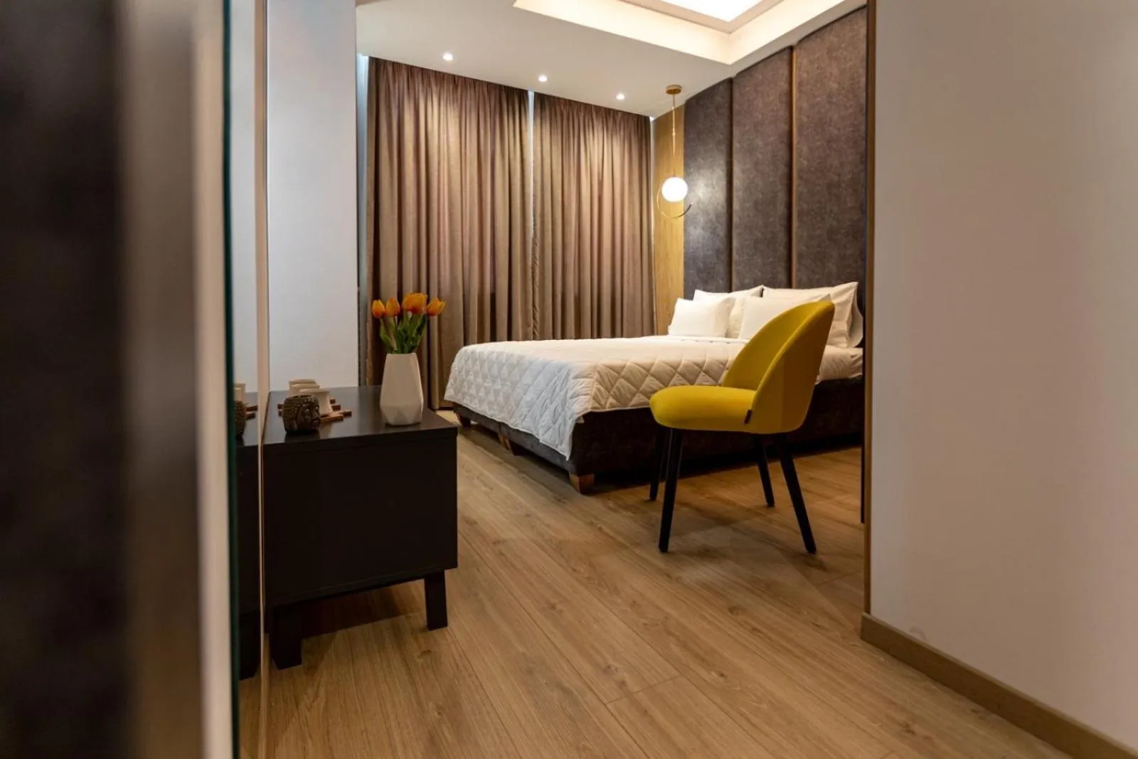 Bed in Grand Central Hotel