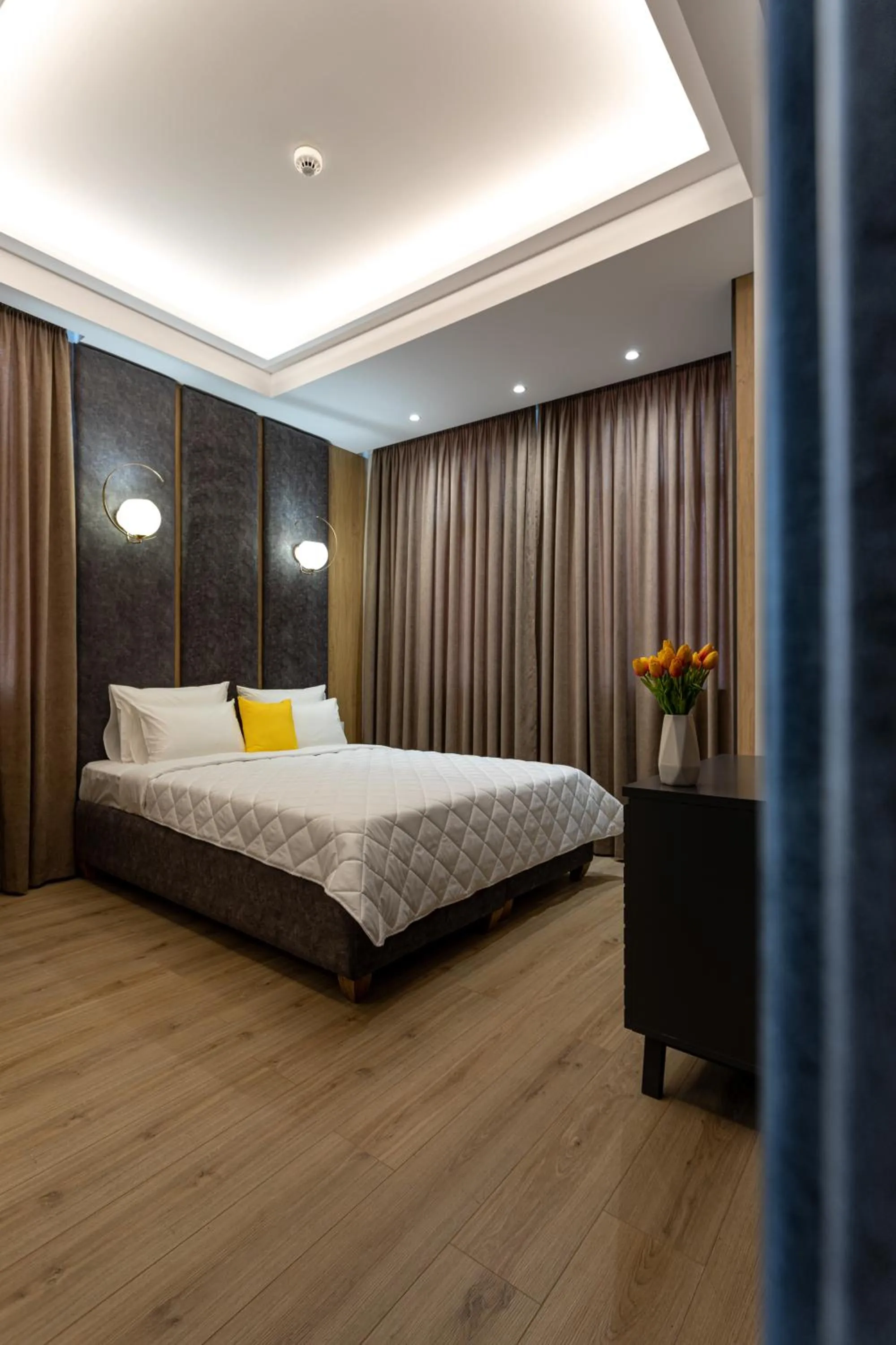 Bed in Grand Central Hotel