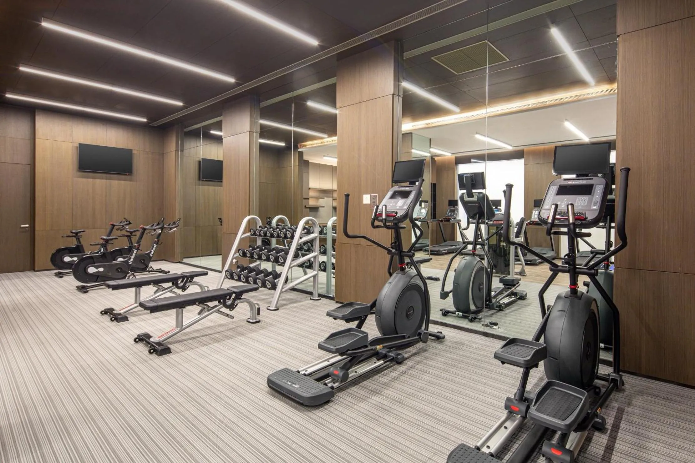 Fitness centre/facilities in Crowne Plaza Shanghai Hongqiao by IHG