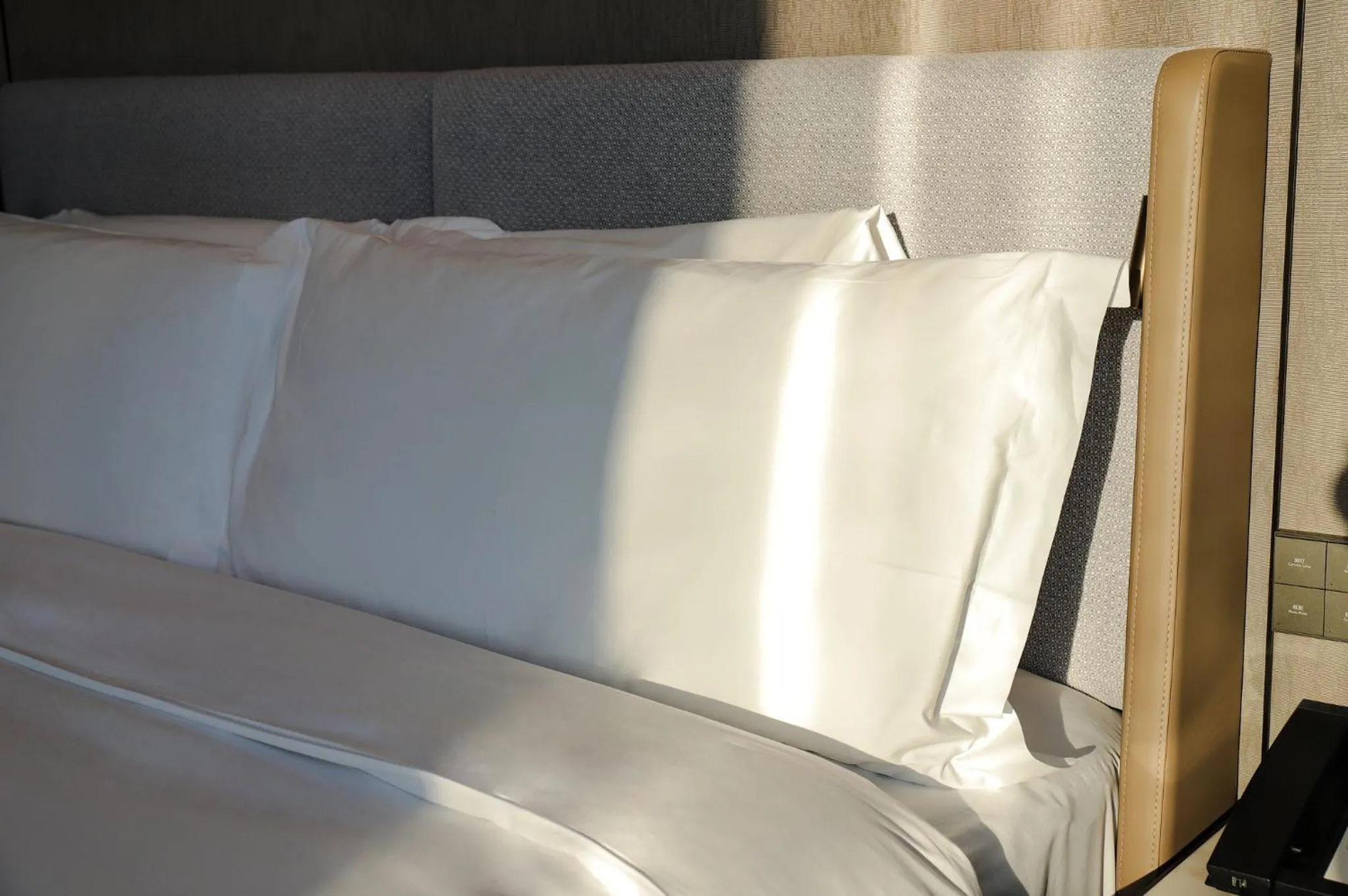 Photo of the whole room, Bed in Crowne Plaza Shanghai Hongqiao by IHG