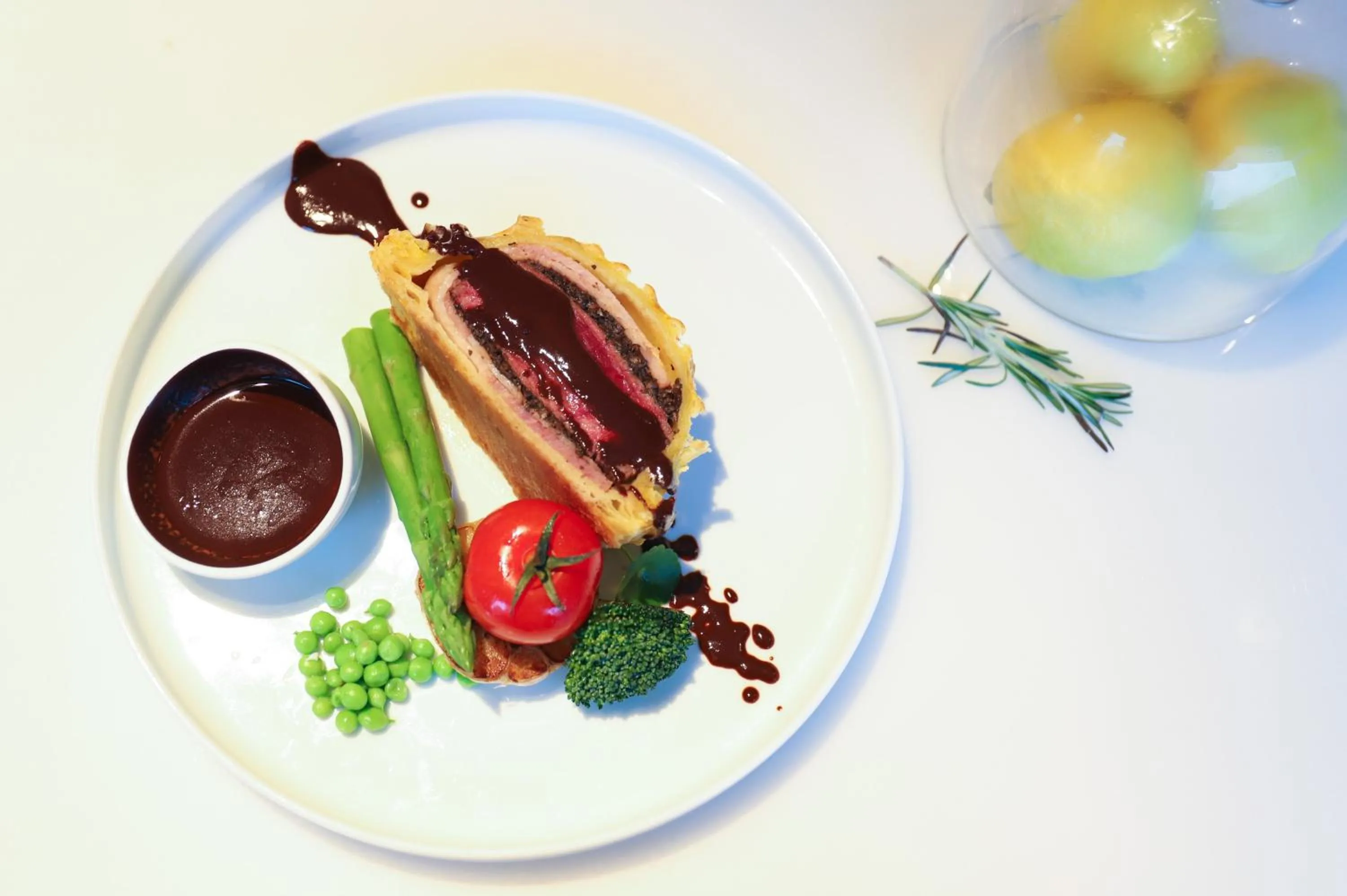 Restaurant/places to eat in Crowne Plaza Shanghai Hongqiao by IHG