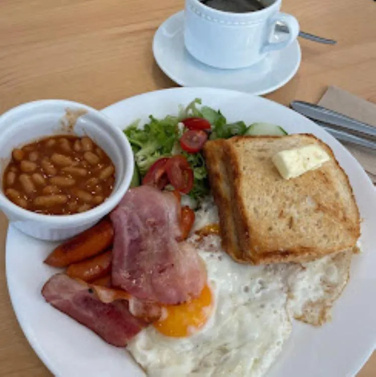 Restaurant/places to eat in Apartamenty Warszawskie delux Siedmiogrodzka