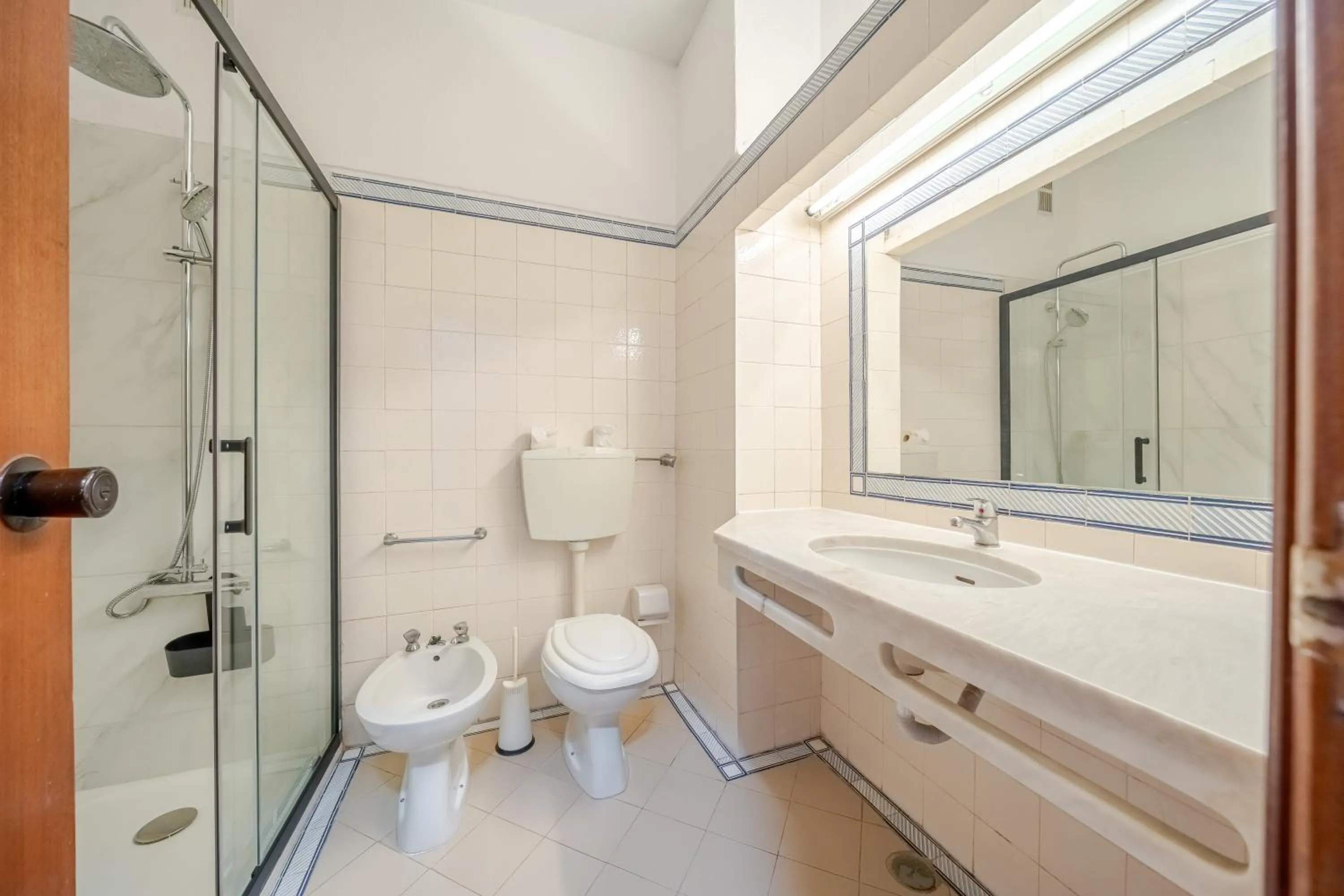 Bathroom in Bellavista Jardim By BeGuest