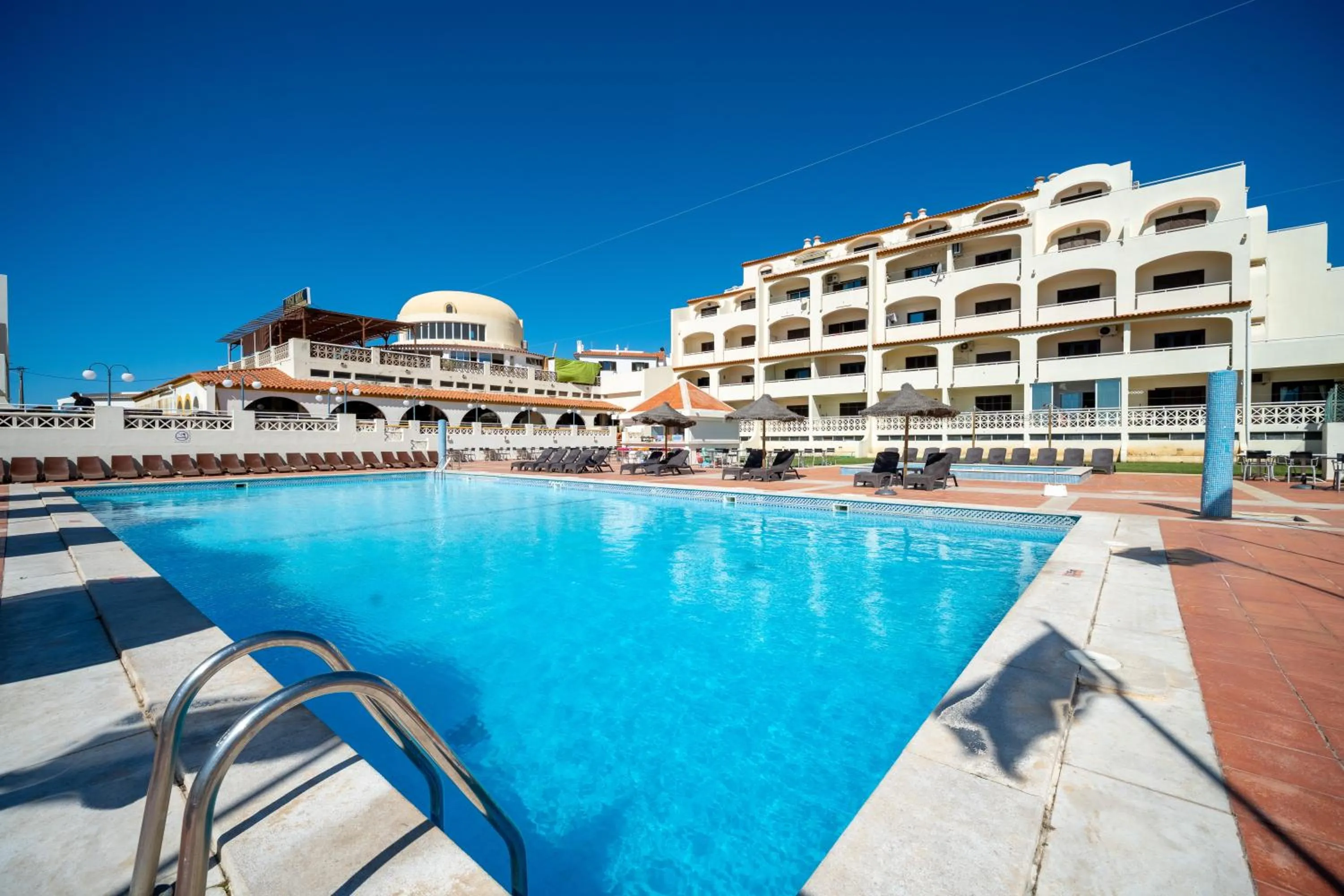 Swimming pool in Bellavista Jardim By BeGuest