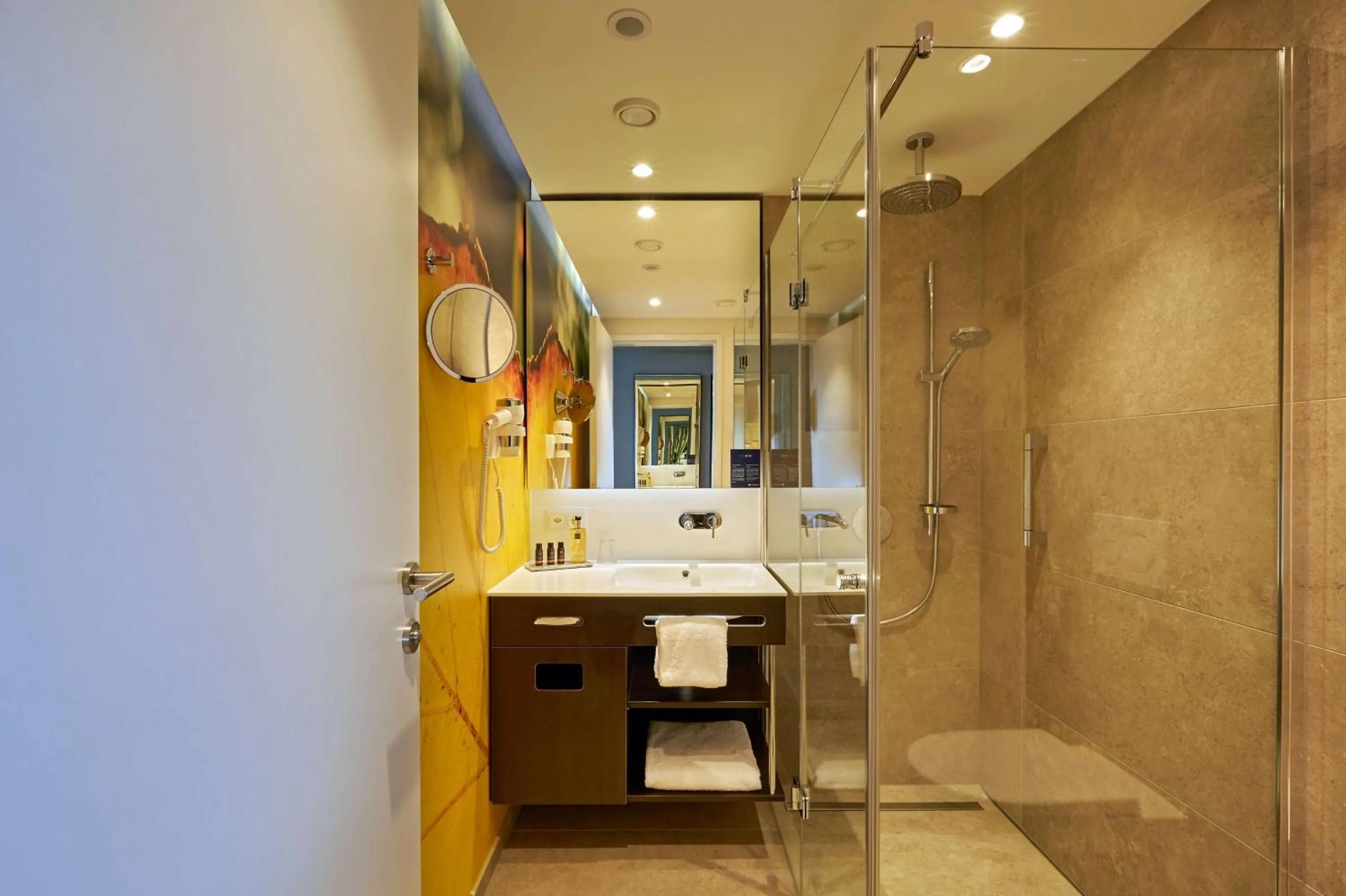 Photo of the whole room in HYPERION Hotel Basel