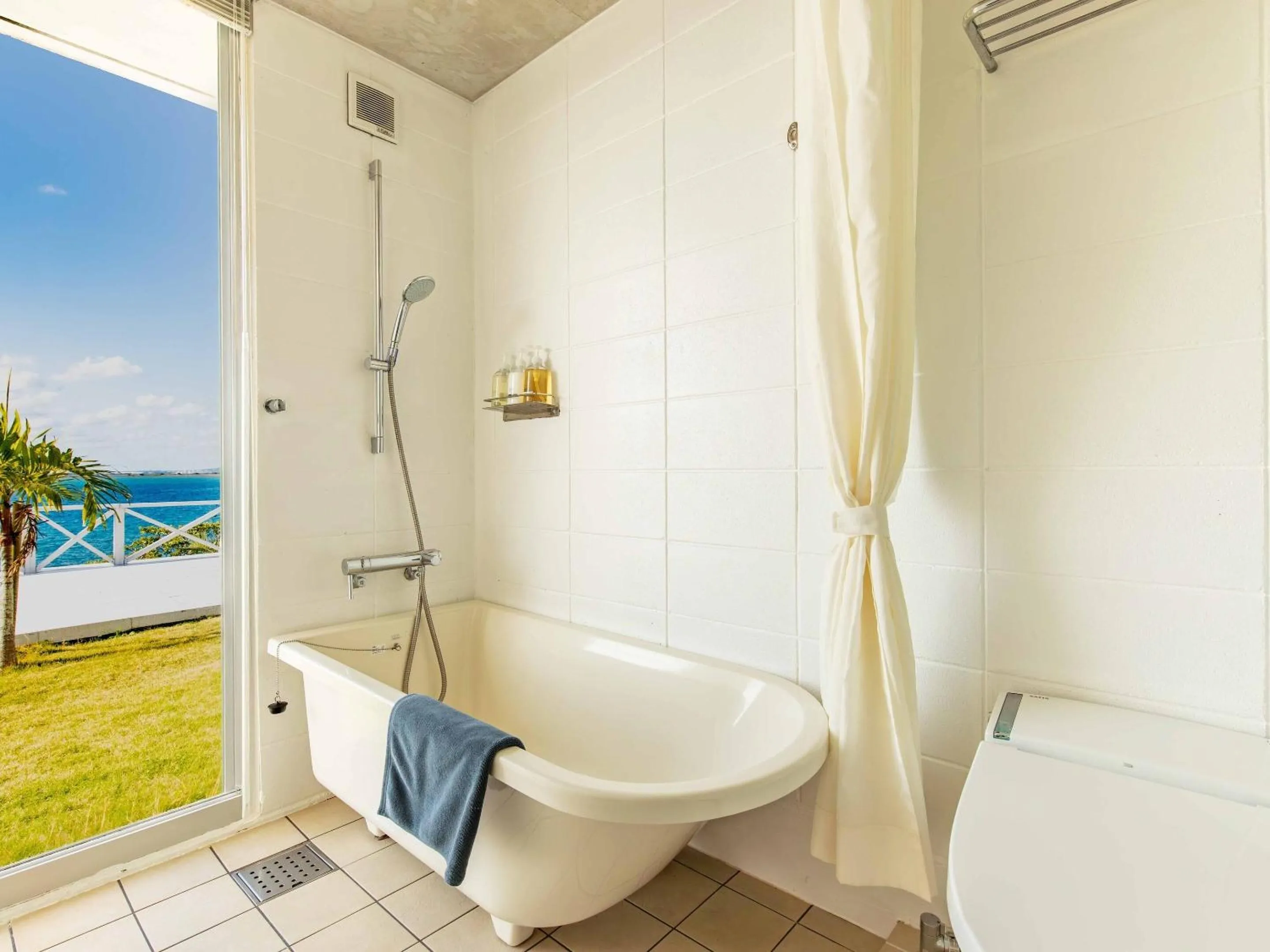 Bathroom in 413 Hamahiga Hotel＆Cafe