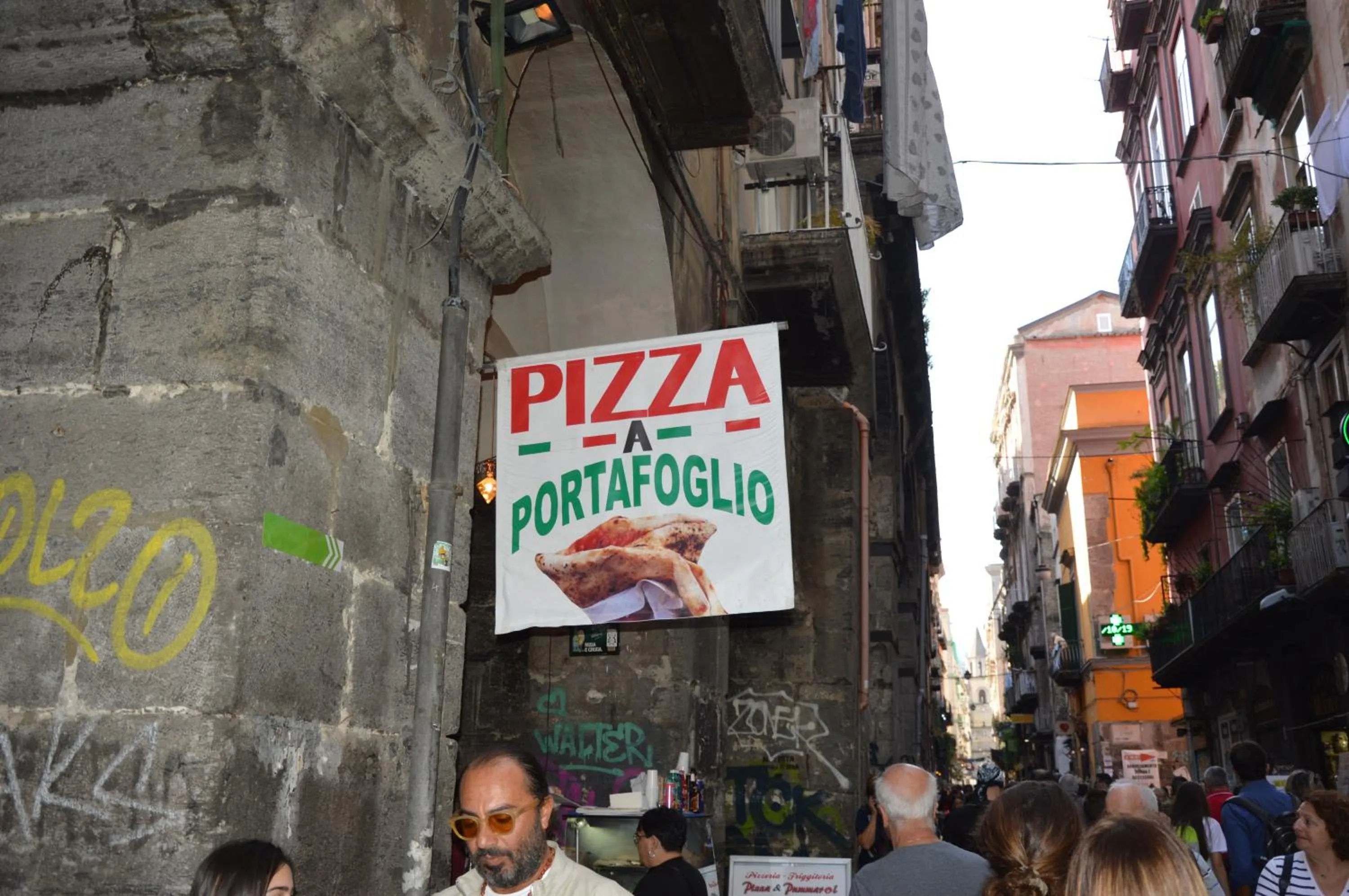 Property building in Duomo View Naples