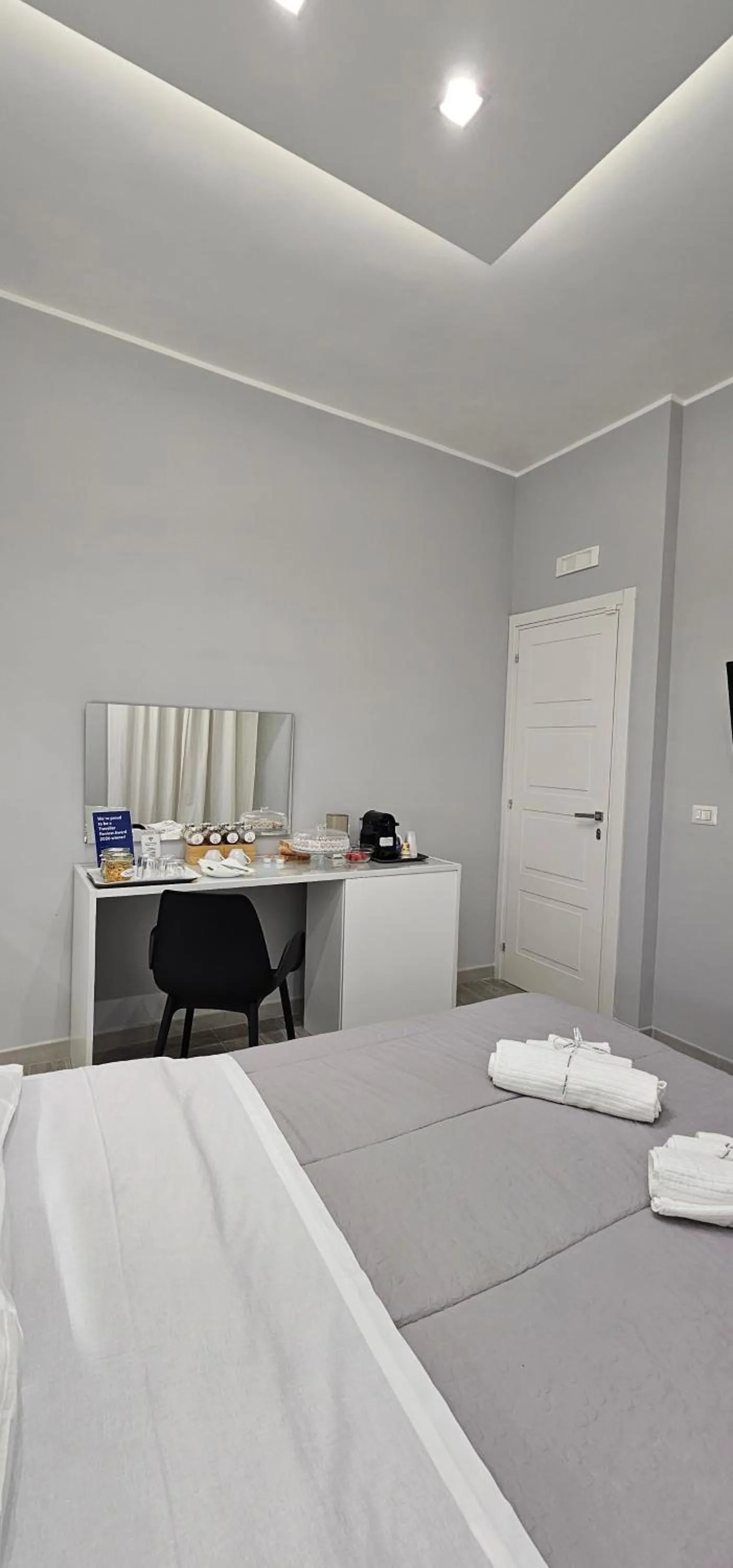 Bed in Duomo View Naples