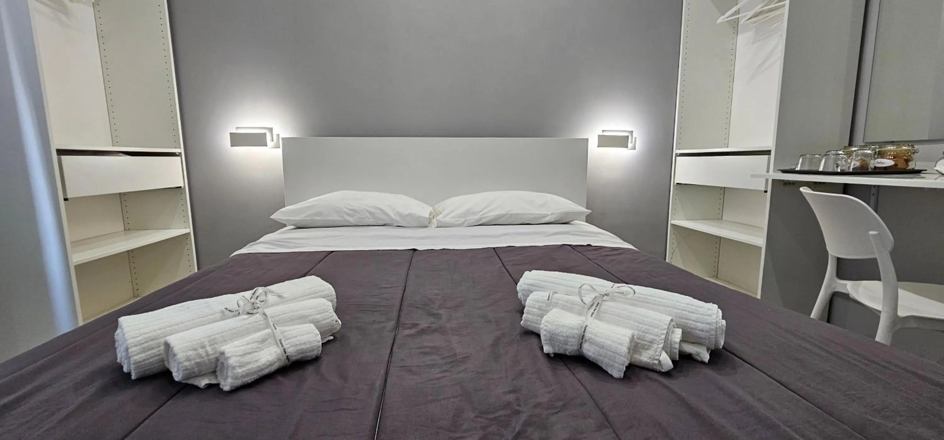 Bed in Duomo View Naples