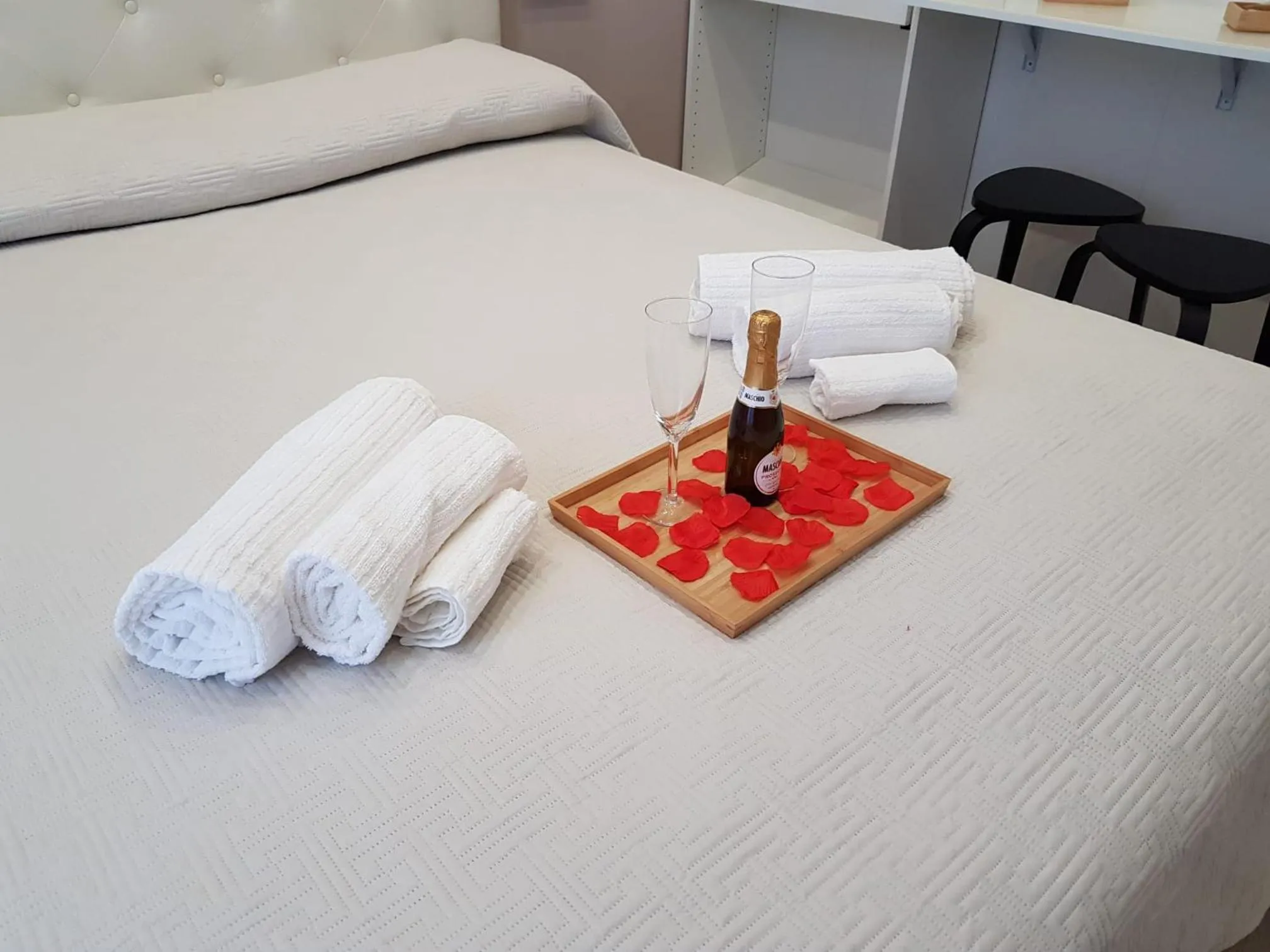 Bed in Duomo View Naples