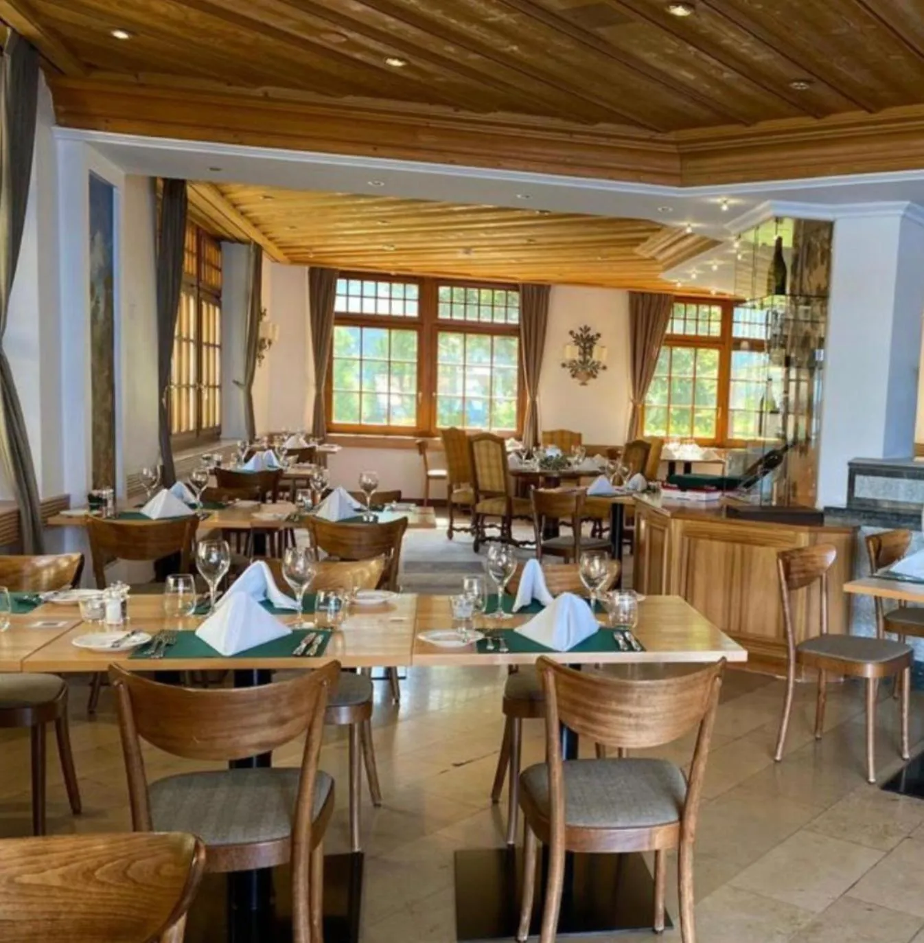 Restaurant/places to eat in Thermal Hotels & Walliser Alpentherme Leukerbad