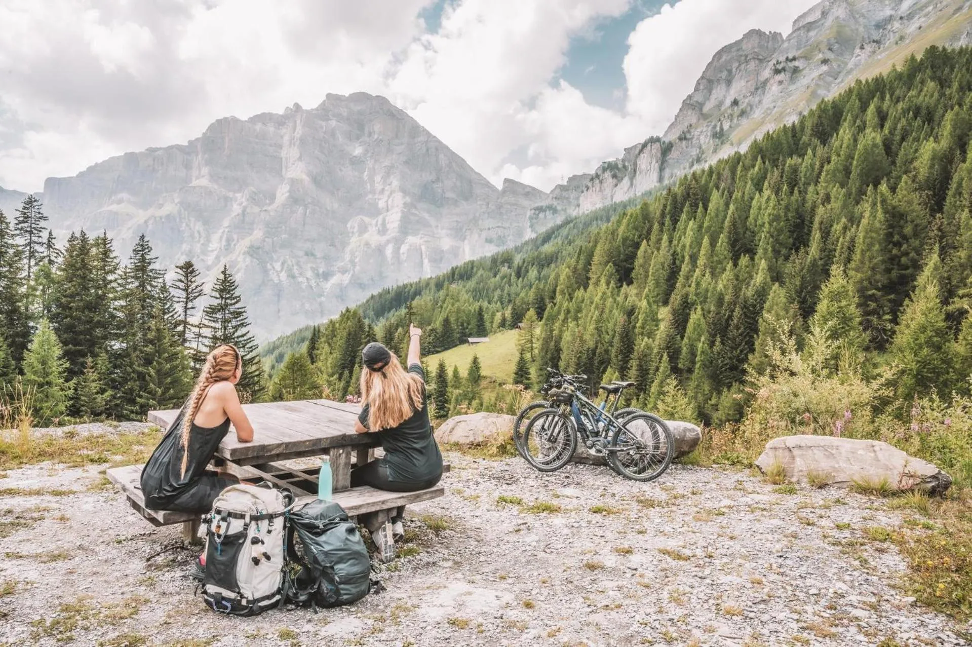 Spring in Thermal Hotels & Walliser Alpentherme Leukerbad