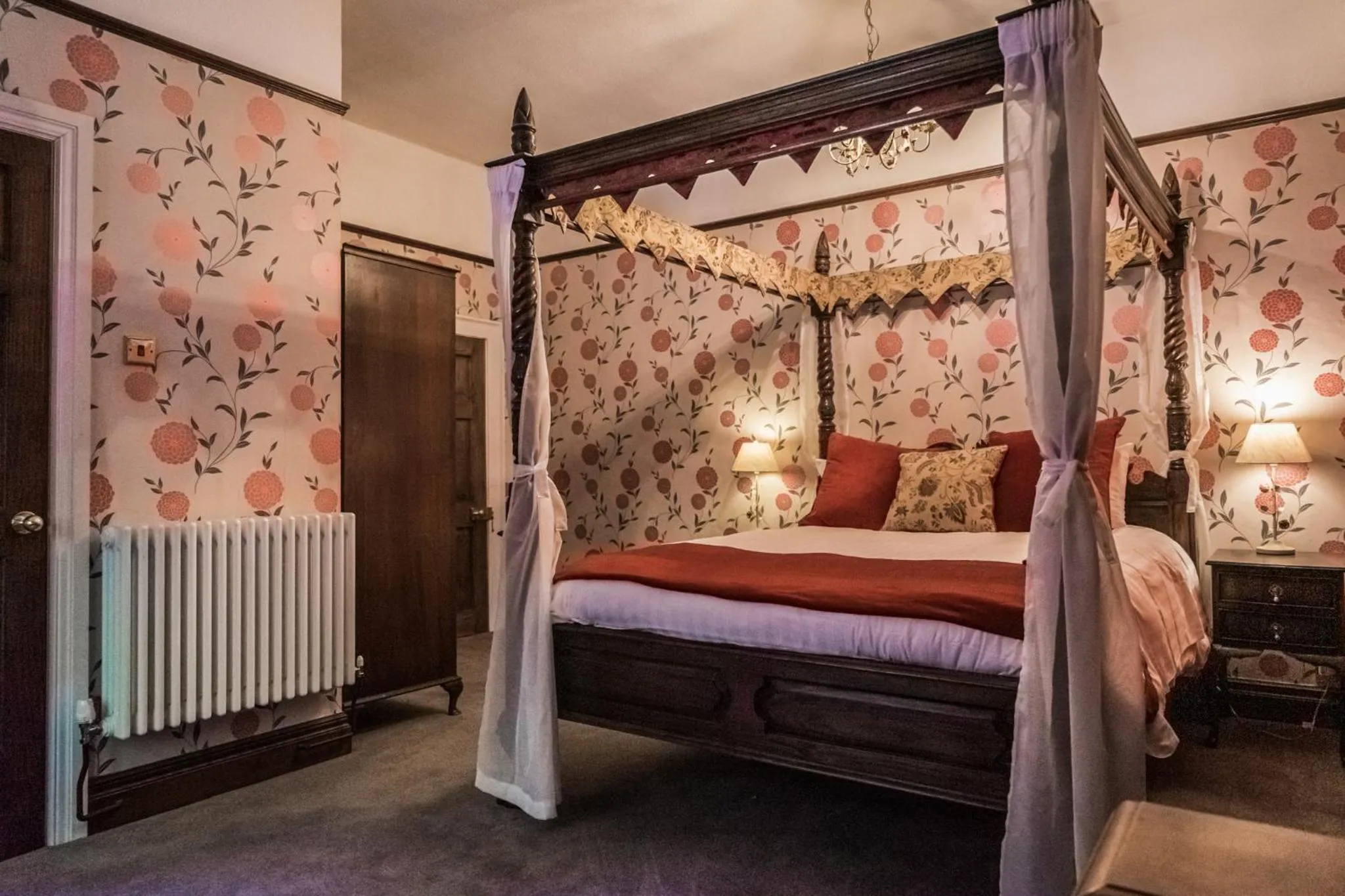 Bedroom, Bed in Shibden Hall View